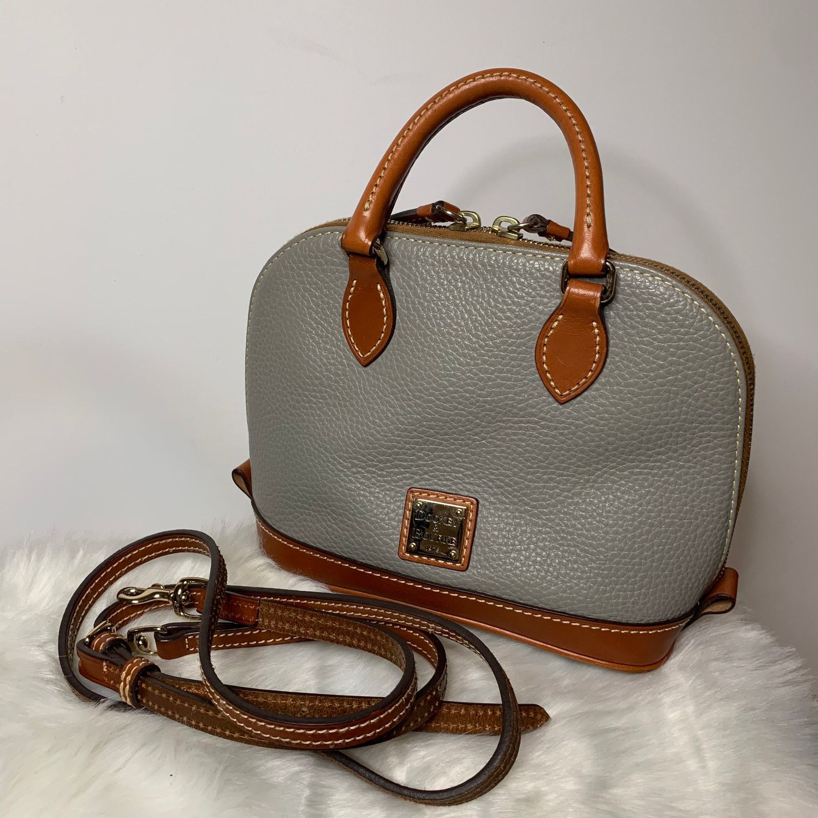 Dooney & Bourke Dooney & Bourke Gray Leather Crossbody Handbags Size ONE SIZE - 11 Thumbnail
