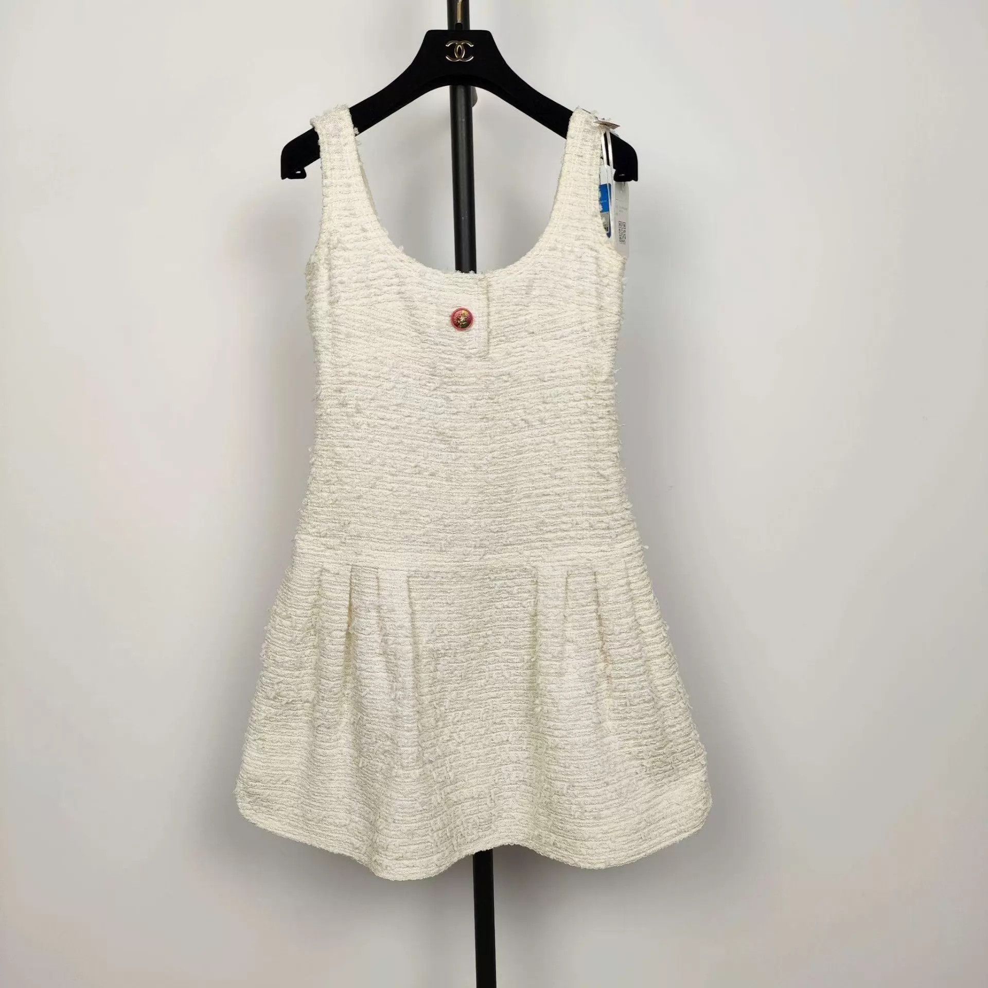 Chanel Chanel soft tweed white dress 36 Size XS / US 0-2 / IT 36-38 - 1 Thumbnail