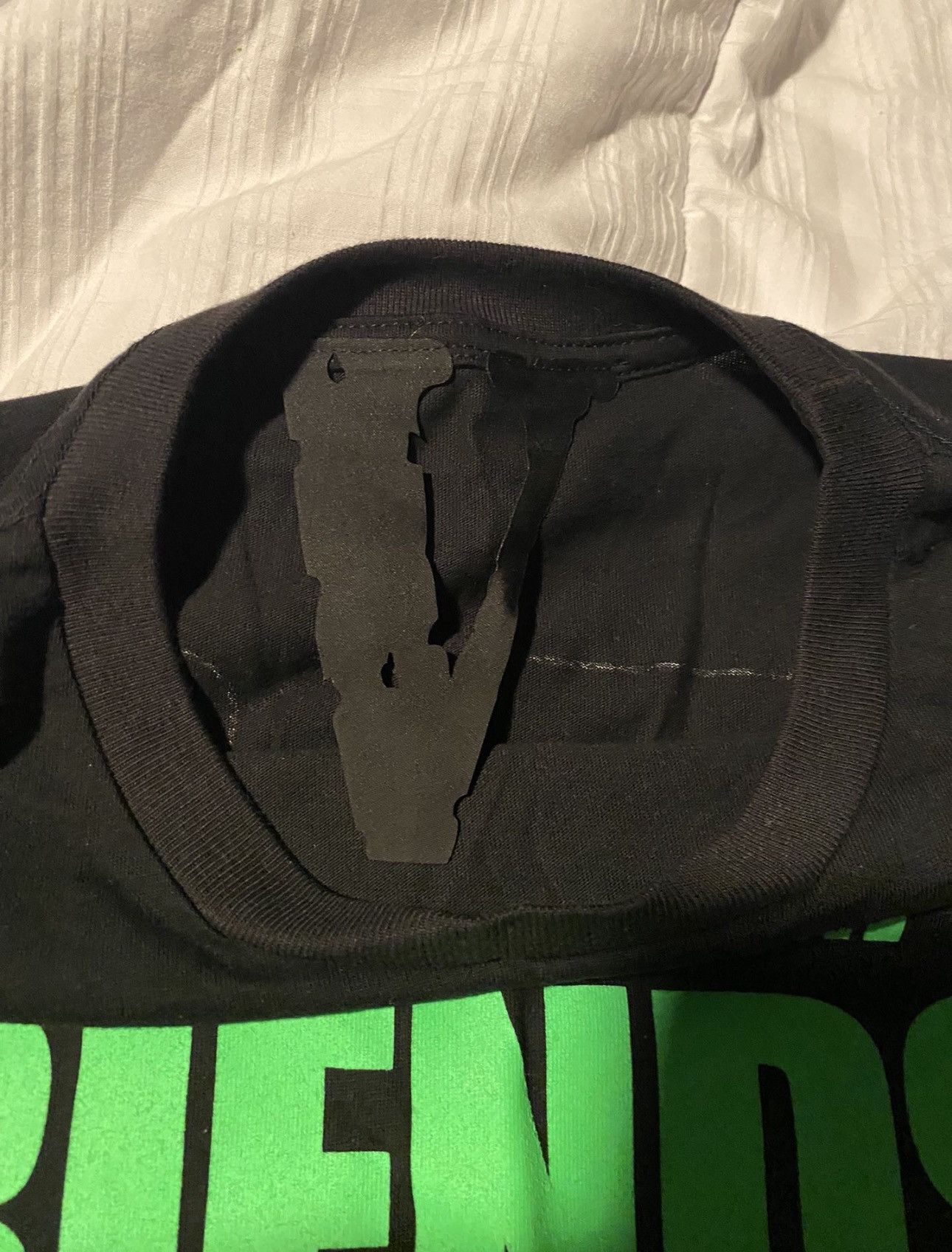 Vlone Vlone “Stay Away From Your Friends” Size US L / EU 52-54 / 3 - 3 Thumbnail