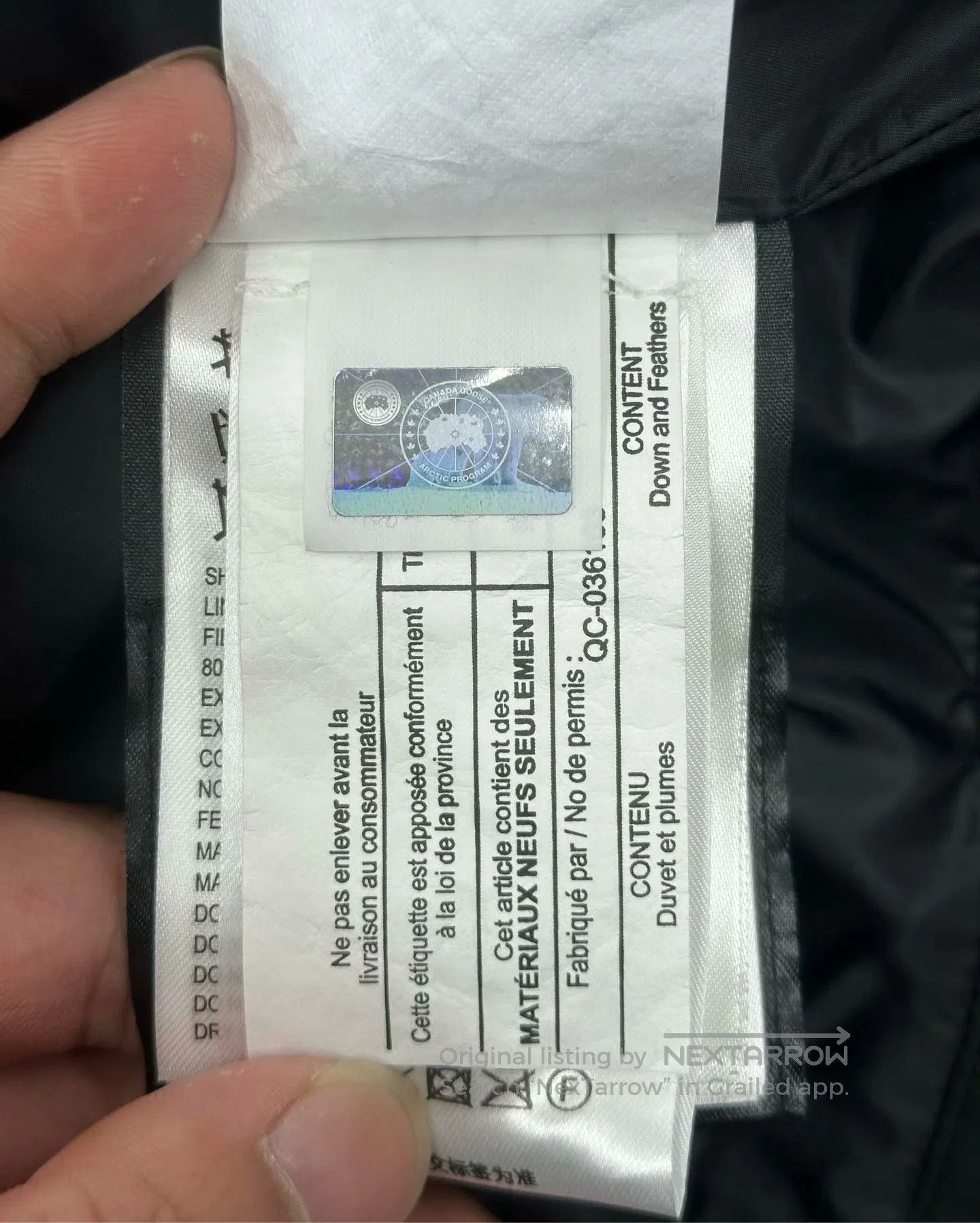Canada Goose Canada Goose Black down jacket with a logo on the chest| Size US L / EU 52-54 / 3 - 4 Thumbnail
