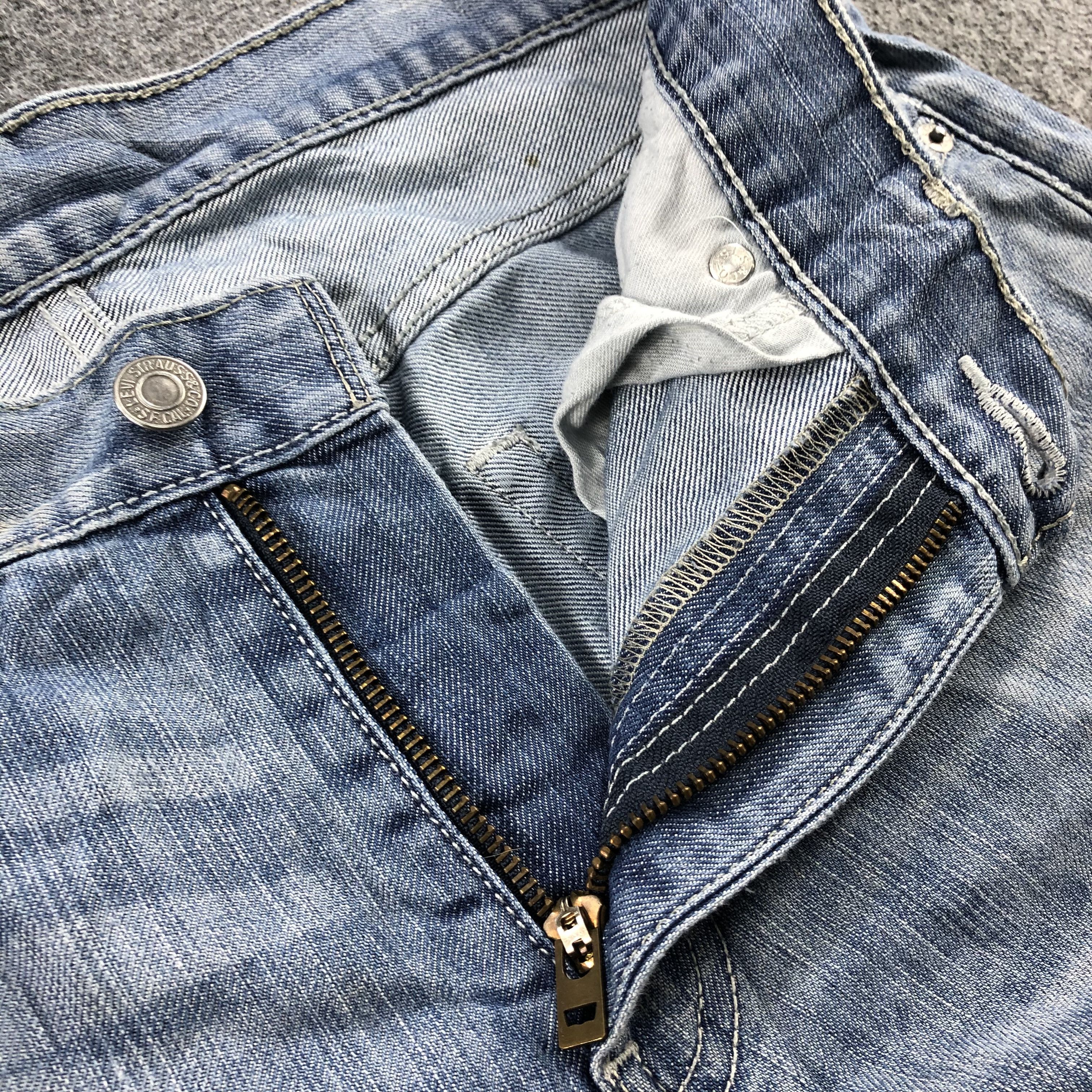 Levi's Vintage Light Wash Levis 511 Jeans-J2037 Size US 33 - 7 Thumbnail