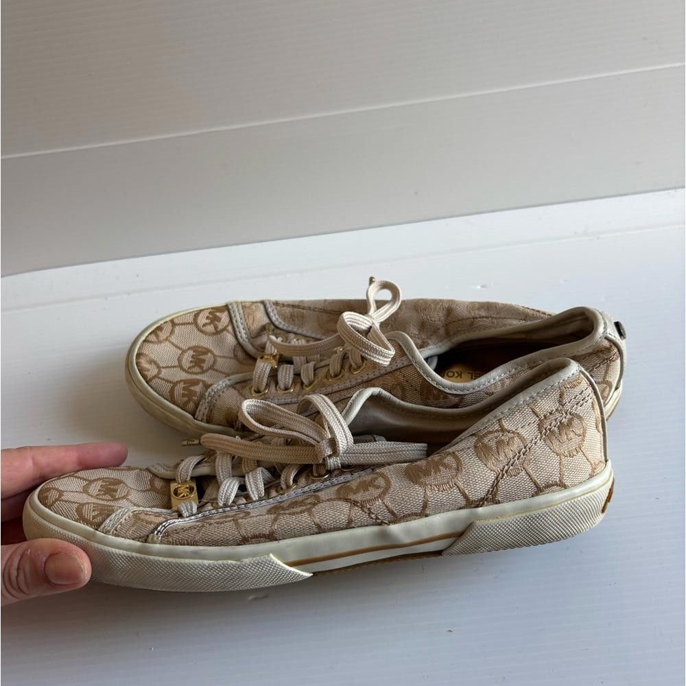 Michael Kors Michael Kors Canvas Sneakers with Gold Logo Size US 8 / IT 38 - 3 Thumbnail