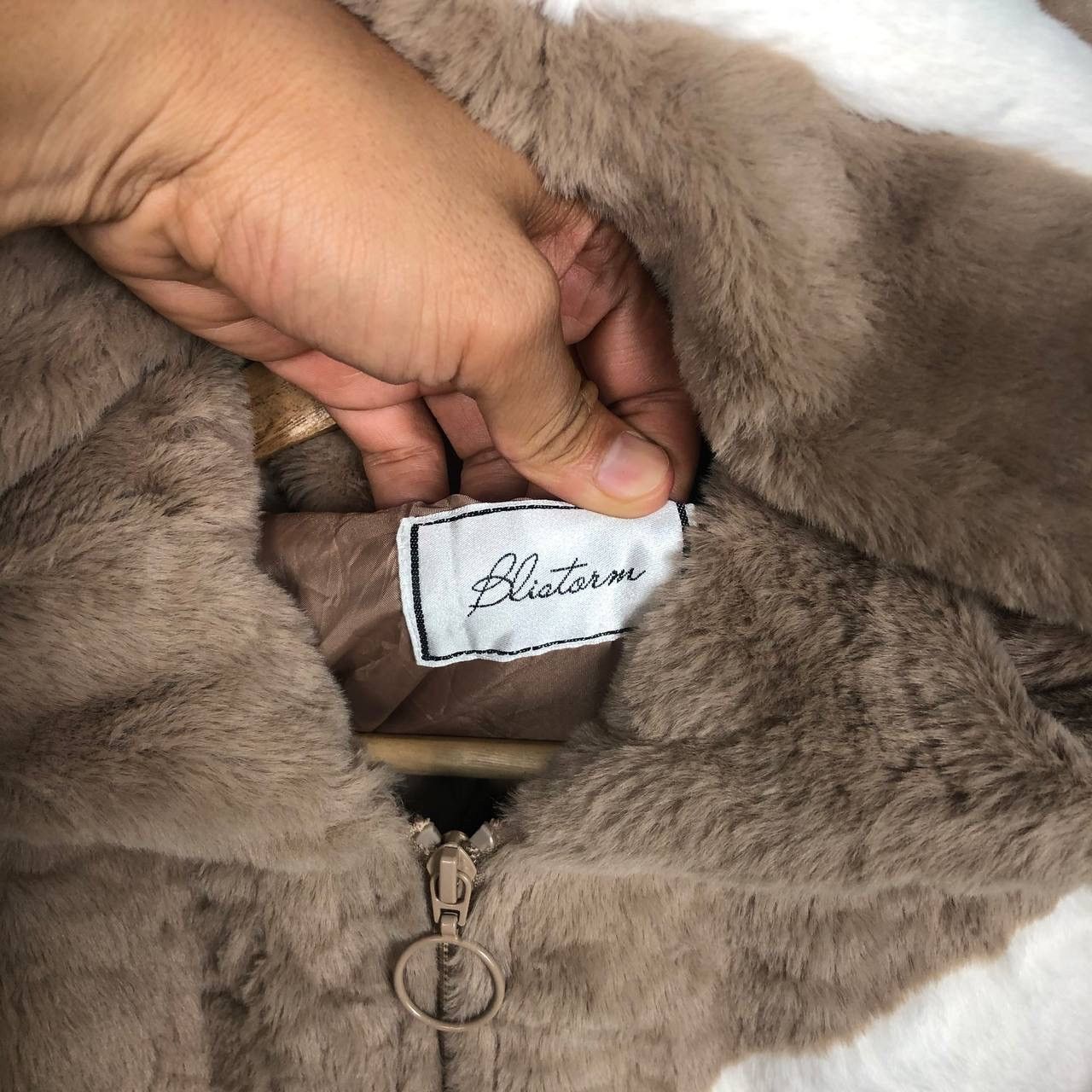 Japanese Brand Avant Garde Luster Faux Fur Fleece Hoodie Colorblock Size US L / EU 52-54 / 3 - 7 Thumbnail