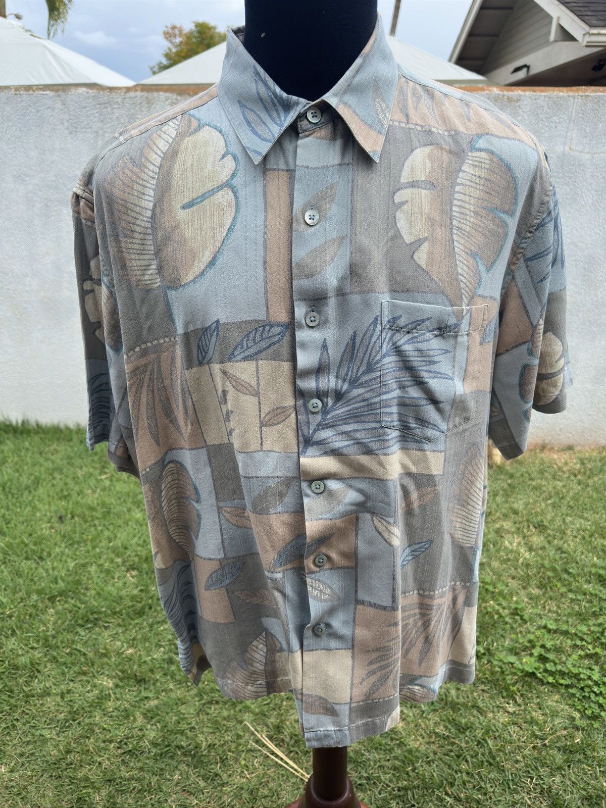 Tori Richard PreOwned Tori Richard Hawaiian Print Multicolored Men's XL Size US XL / EU 56 / 4 - 1 Thumbnail