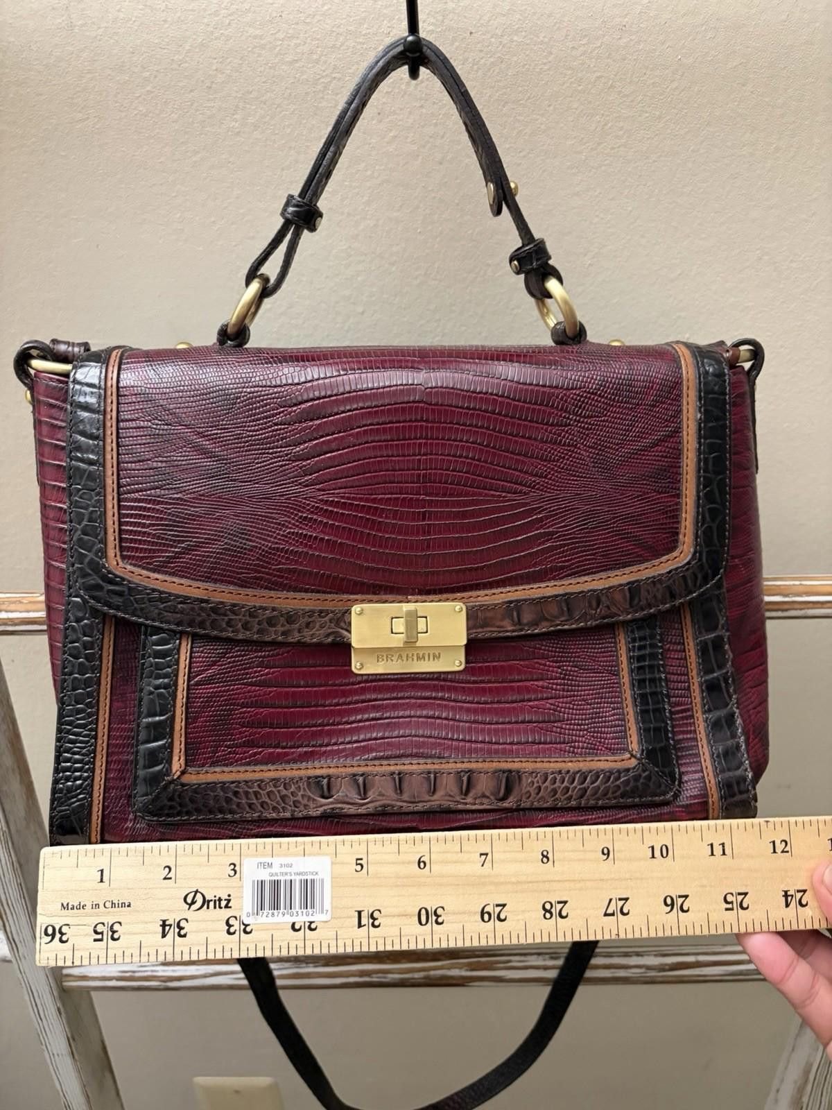 BRAHMIN Brahmin Red Leather Croc Print Buckle Flap Shoulder Handbag Size ONE SIZE - 3 Thumbnail