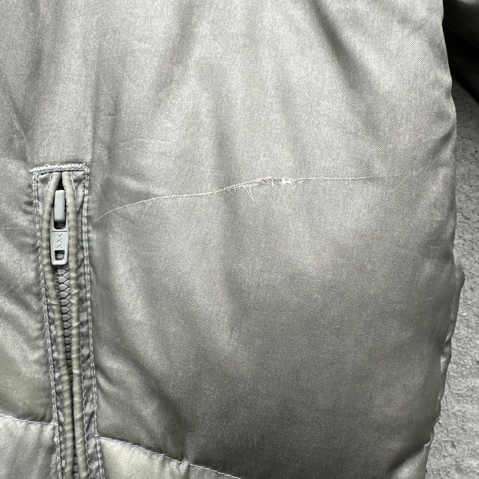 Calvin Klein Vintage Calvin Klein Down Puffer Jacket Gray XL STAINED Size US XL / EU 56 / 4 - 10 Thumbnail