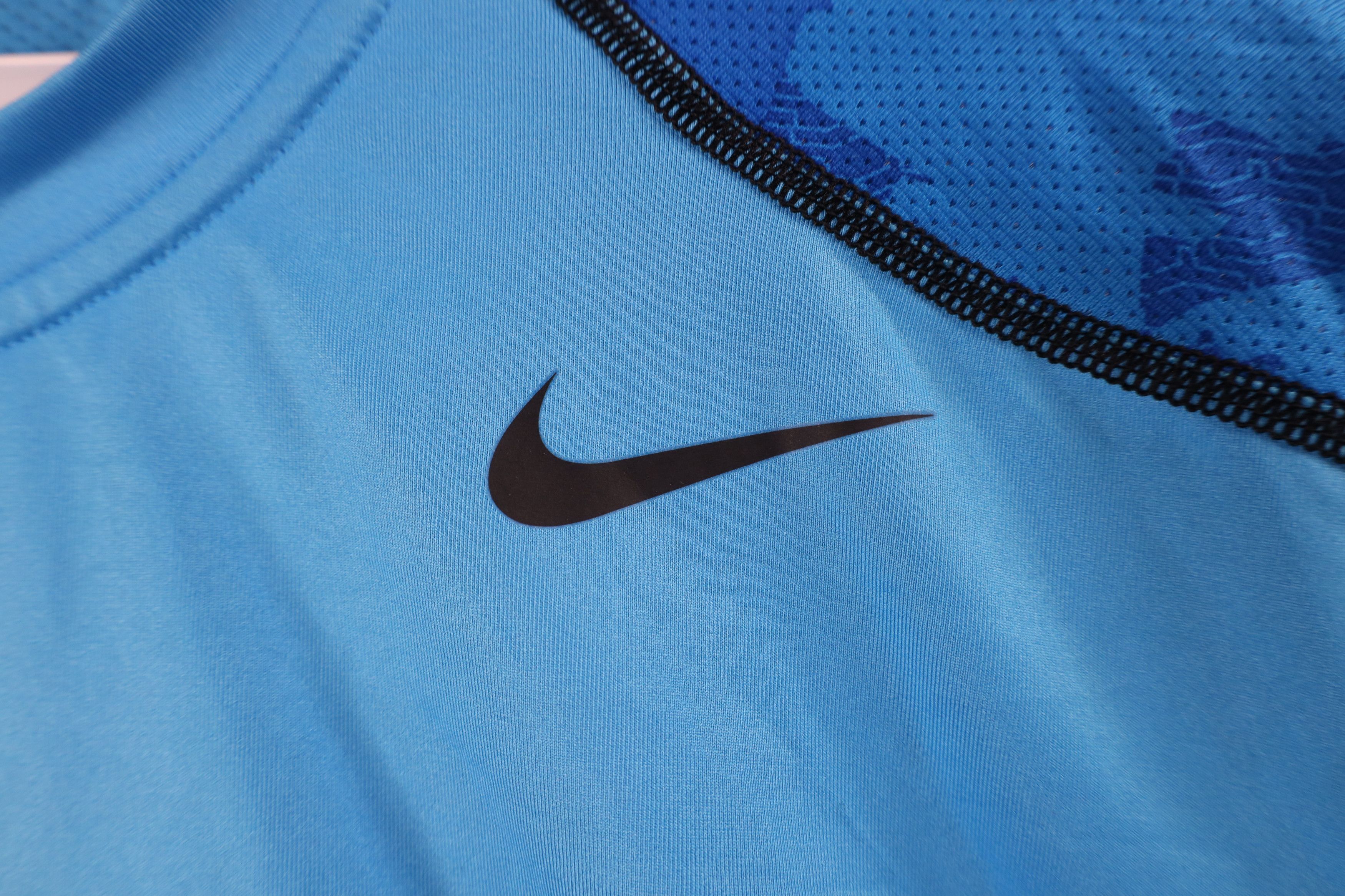 Nike × Vintage Nike Pro Combat Fitted Camouflage Training T-Shirt Blue Size US XL / EU 56 / 4 - 4 Thumbnail