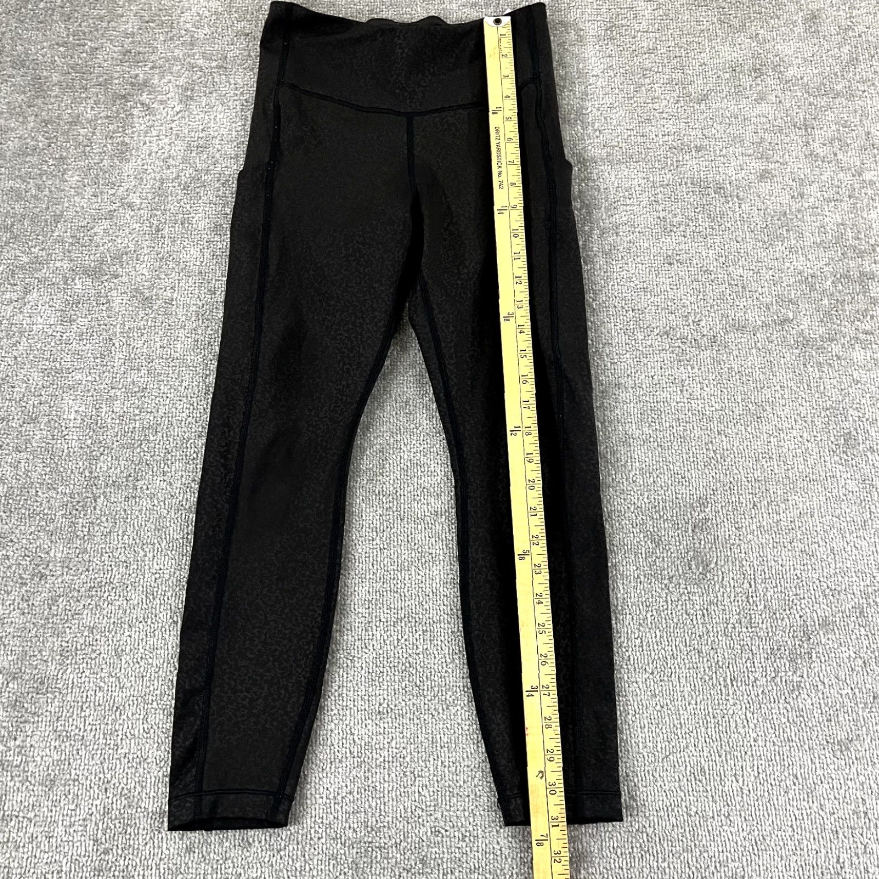 Athleta ATHLETA Womens XS Ultimate Stash Embossed 7/8 Length Capri Tight Black Yoga Gym Size 26" / US 2 / IT 38 - 5 Thumbnail