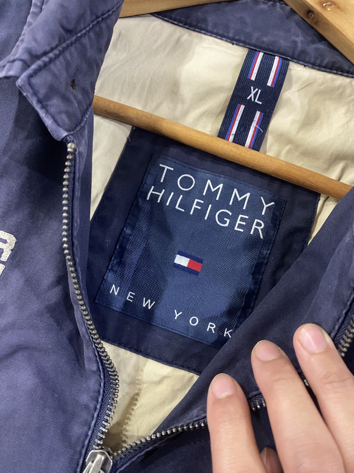 Tommy Hilfiger VINTAGE TOMMY HILFIGER BIG SPELLOUT VARSITY Size US XL / EU 56 / 4 - 6 Thumbnail