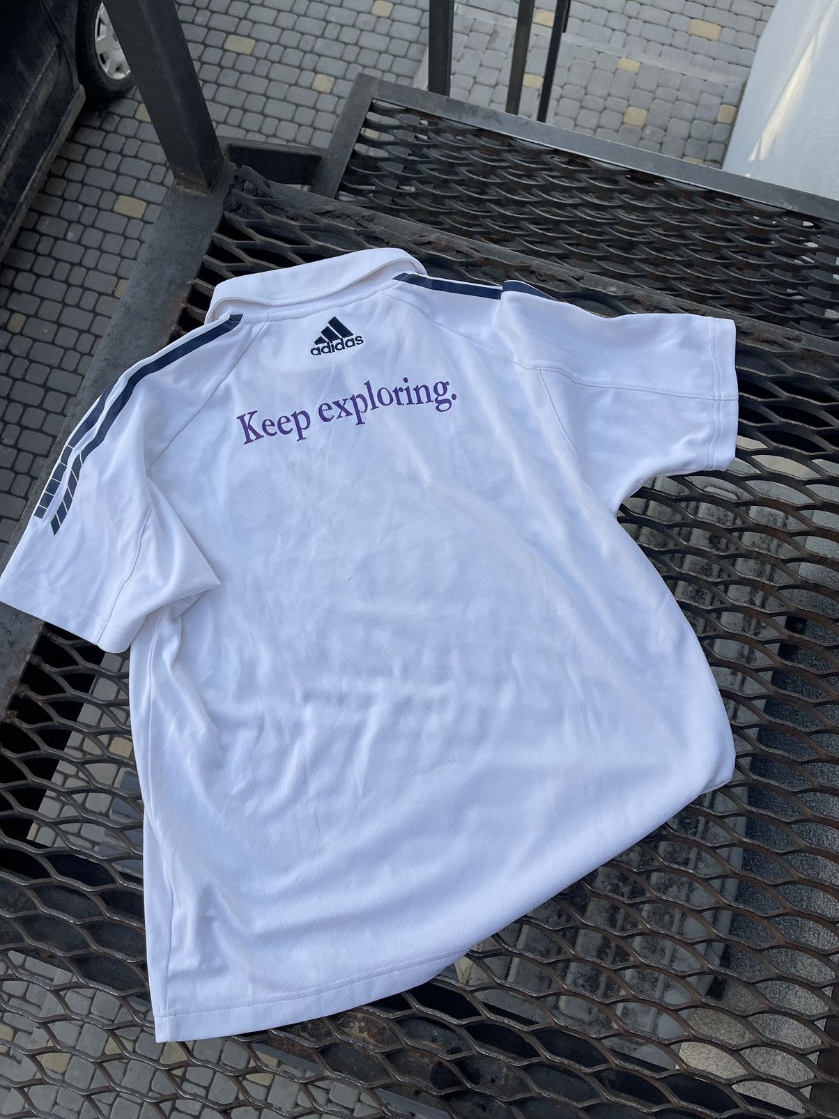 Adidas 2005 Adidas Real Madrid vintage soccer jersey galacticas Size US M / EU 48-50 / 2 - 9 Thumbnail