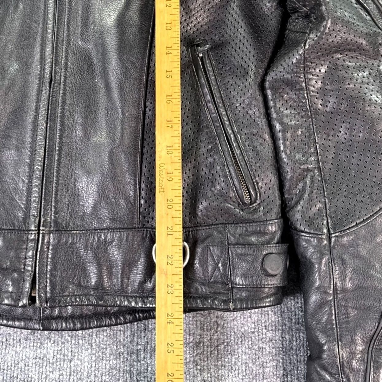 Harley Davidson Harley-Davidson Motorcycle Jacket Mens Medium Black Leather Perforated Paded Size US M / EU 48-50 / 2 - 5 Thumbnail