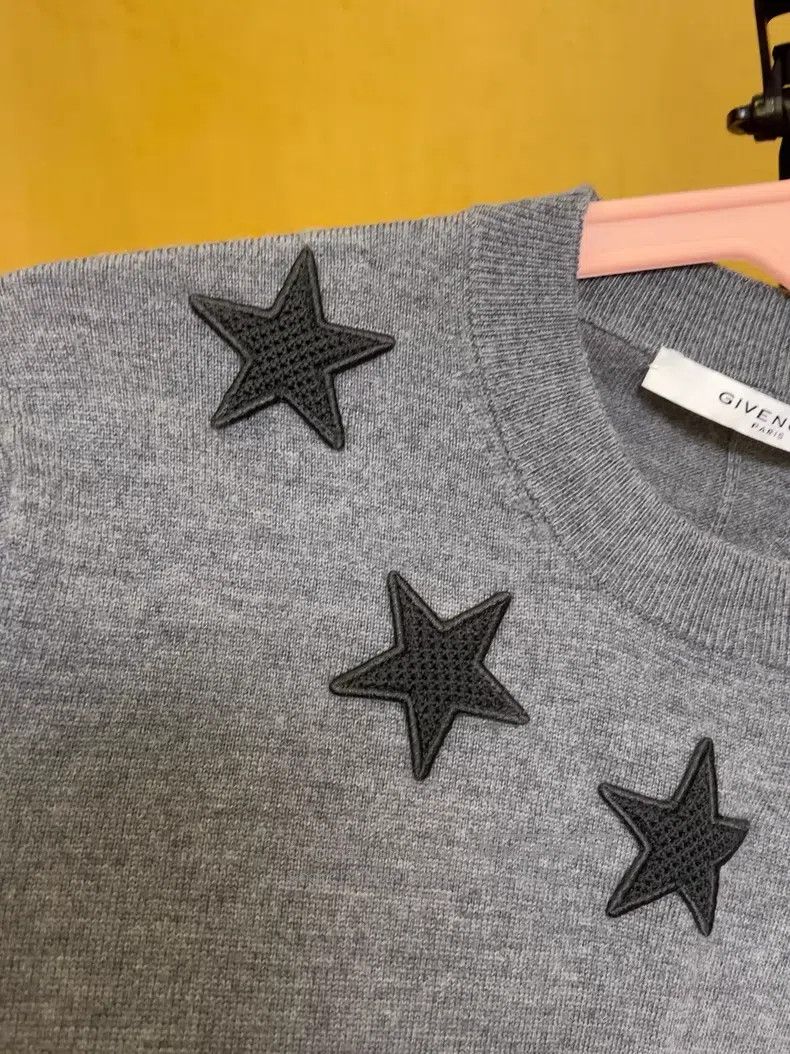 Givenchy Givenchy Starry sweater Size US M / EU 48-50 / 2 - 3 Thumbnail