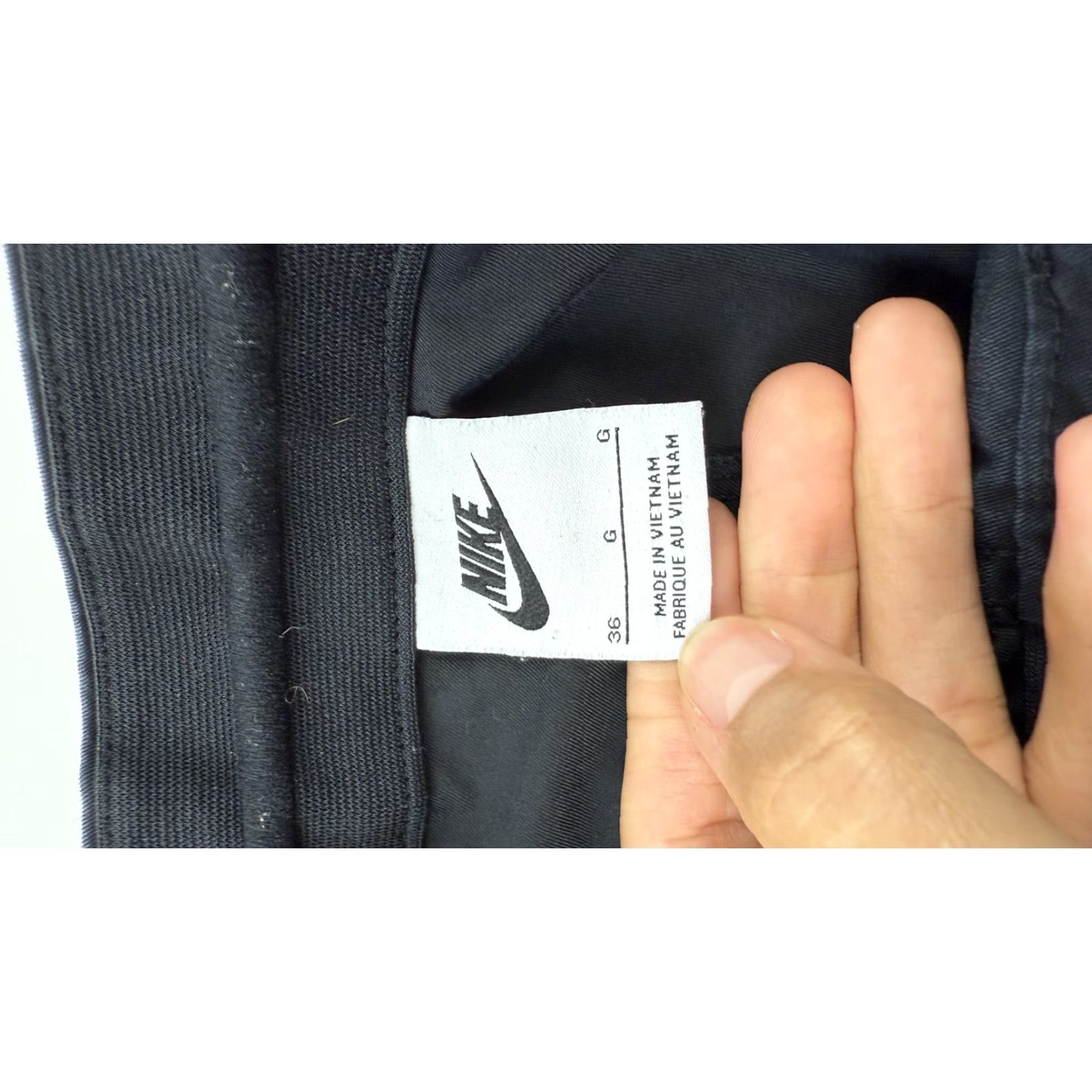 Nike Nike Pants Mens 36 Chino Relaxed Fit Drawstring Pocket Zip Black Twill 61% Cotton 39% Polyester Nike Swoosh Logo Casual Athletic Size US 36 / EU 52 - 5 Thumbnail