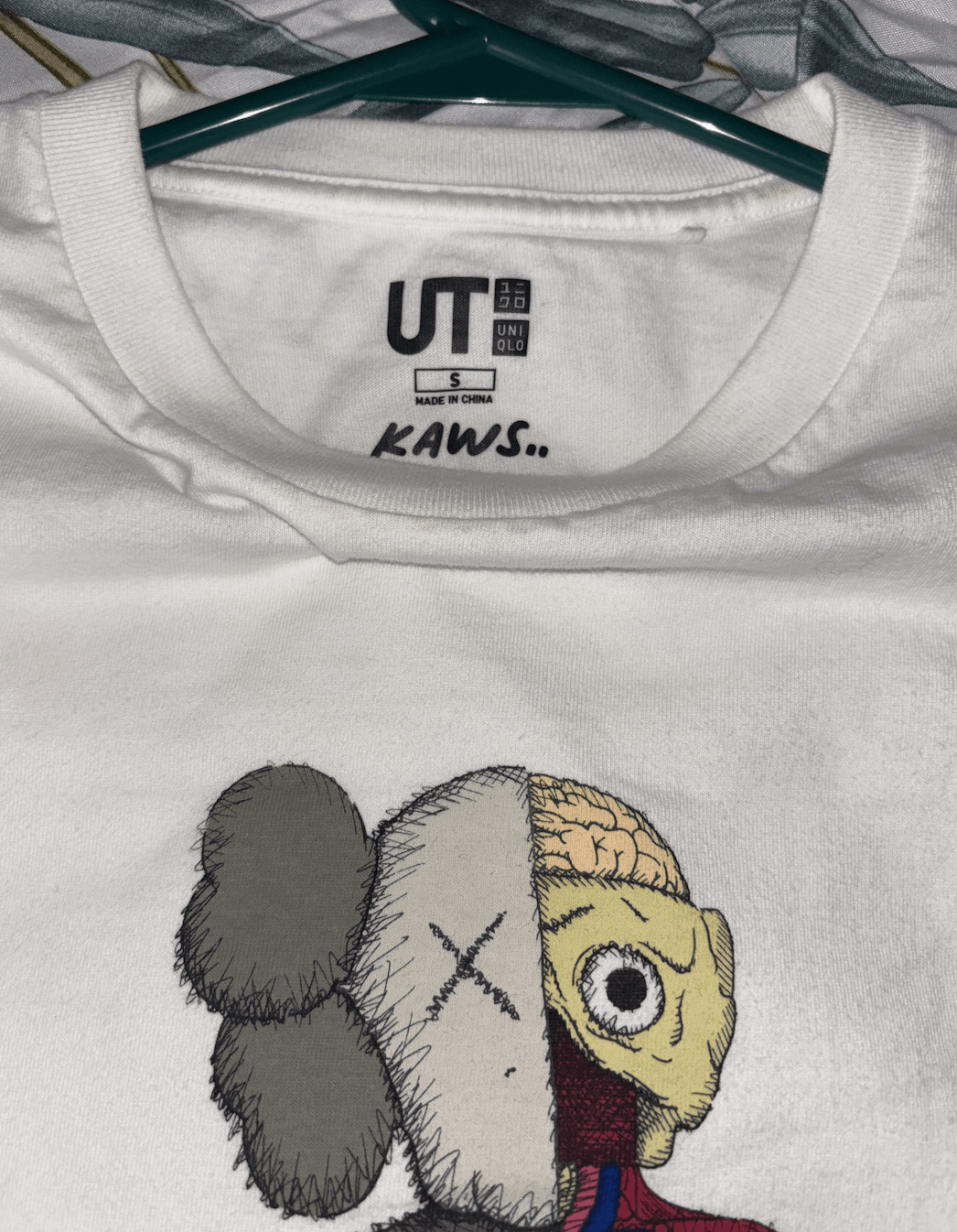 Kaws × Uniqlo KAWS x Uniqlo T-shirt SS2019 Collaboration Size US S / EU 44-46 / 1 - 3 Thumbnail
