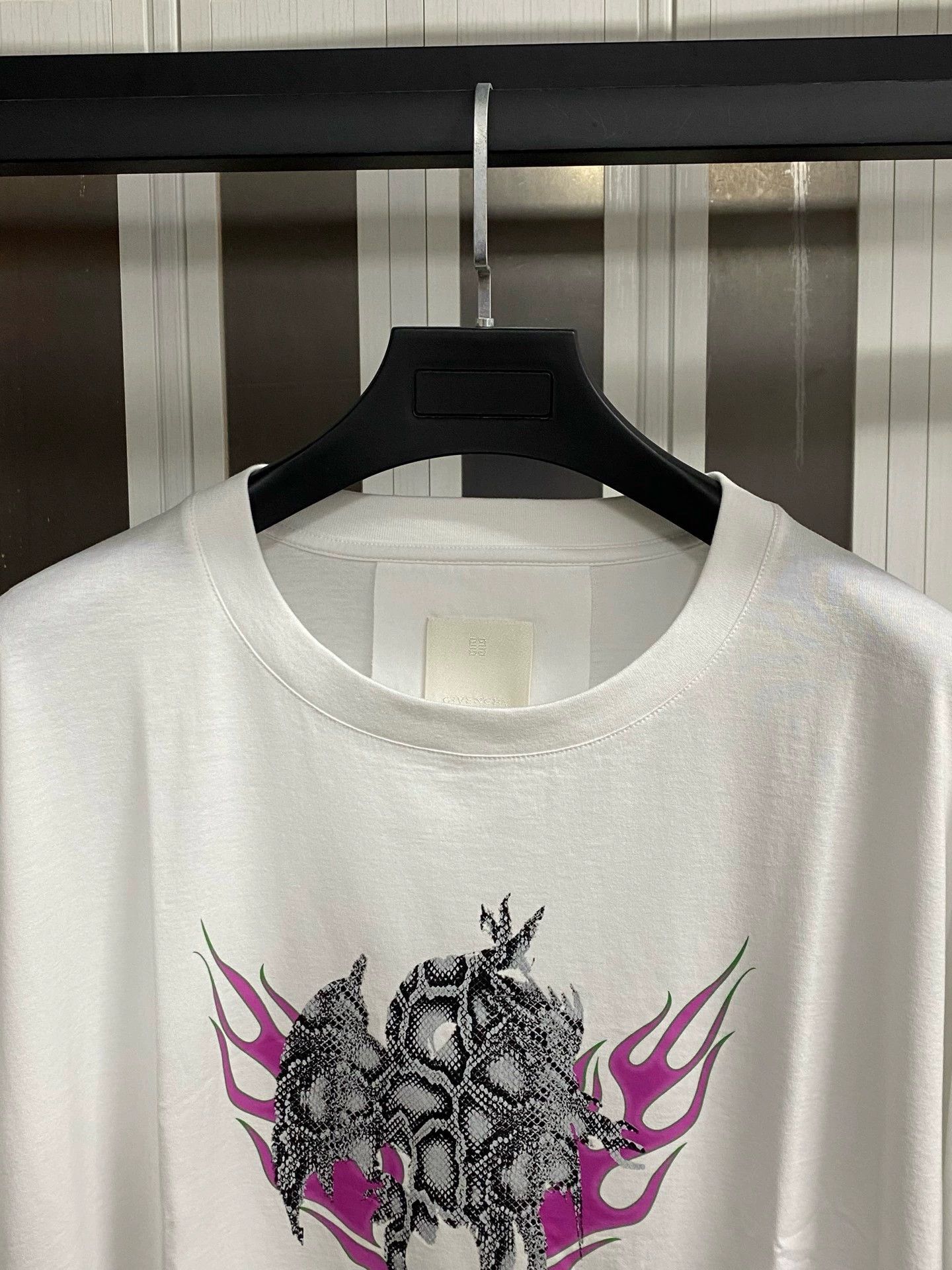 Givenchy Givenchy Mens Graphic Short Sleeve T-Shirt Size US S / EU 44-46 / 1 - 2 Thumbnail