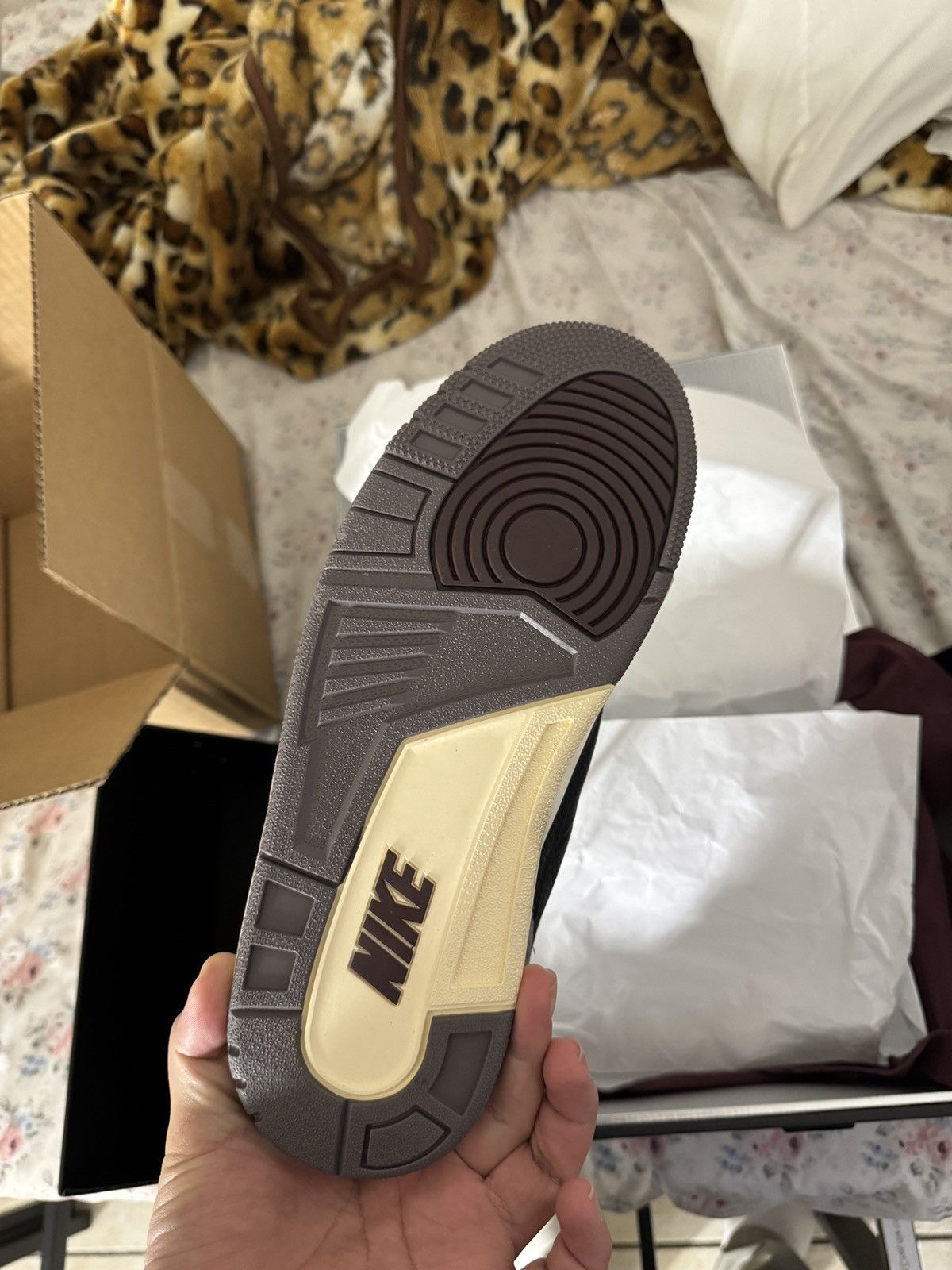 A Ma Maniere × Jordan Brand Nike Air Jordan 3 A Ma Maniere WYWS Size US 9.5 / EU 42-43 - 10 Thumbnail