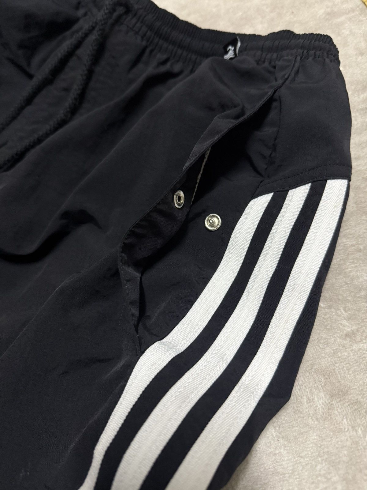 Adidas Adidas Short Pants Size US 32 / EU 48 - 3 Thumbnail