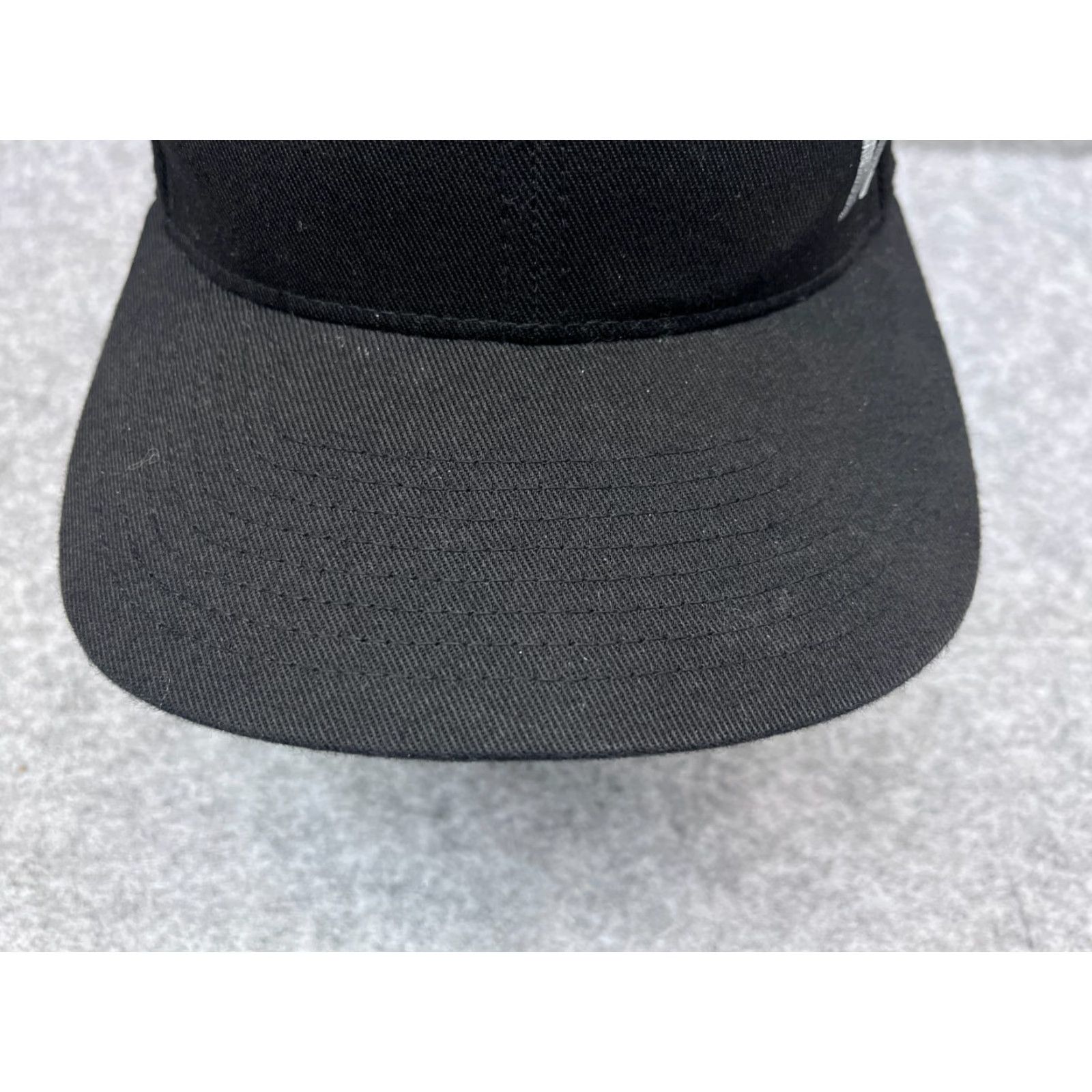 Hurley Hurley Hat Cap Fitted Adult Medium Black Polyester Cotton Blend Flexfit Skate Mens Cap 90s Beach Style Size ONE SIZE - 3 Thumbnail