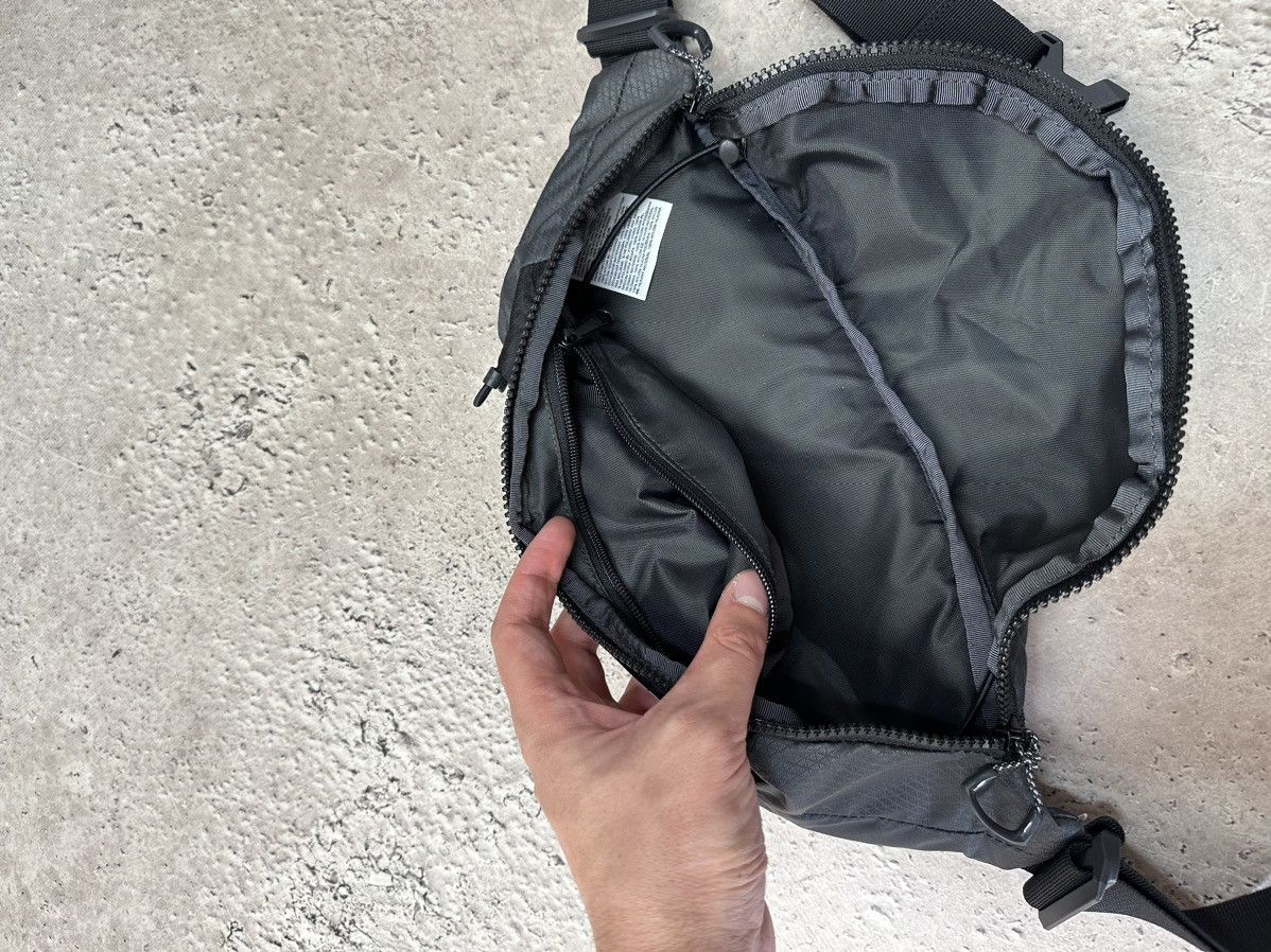 The North Face × Vintage The North Face Lumbnical Bag Black Sling Nylon Size ONE SIZE - 12 Thumbnail