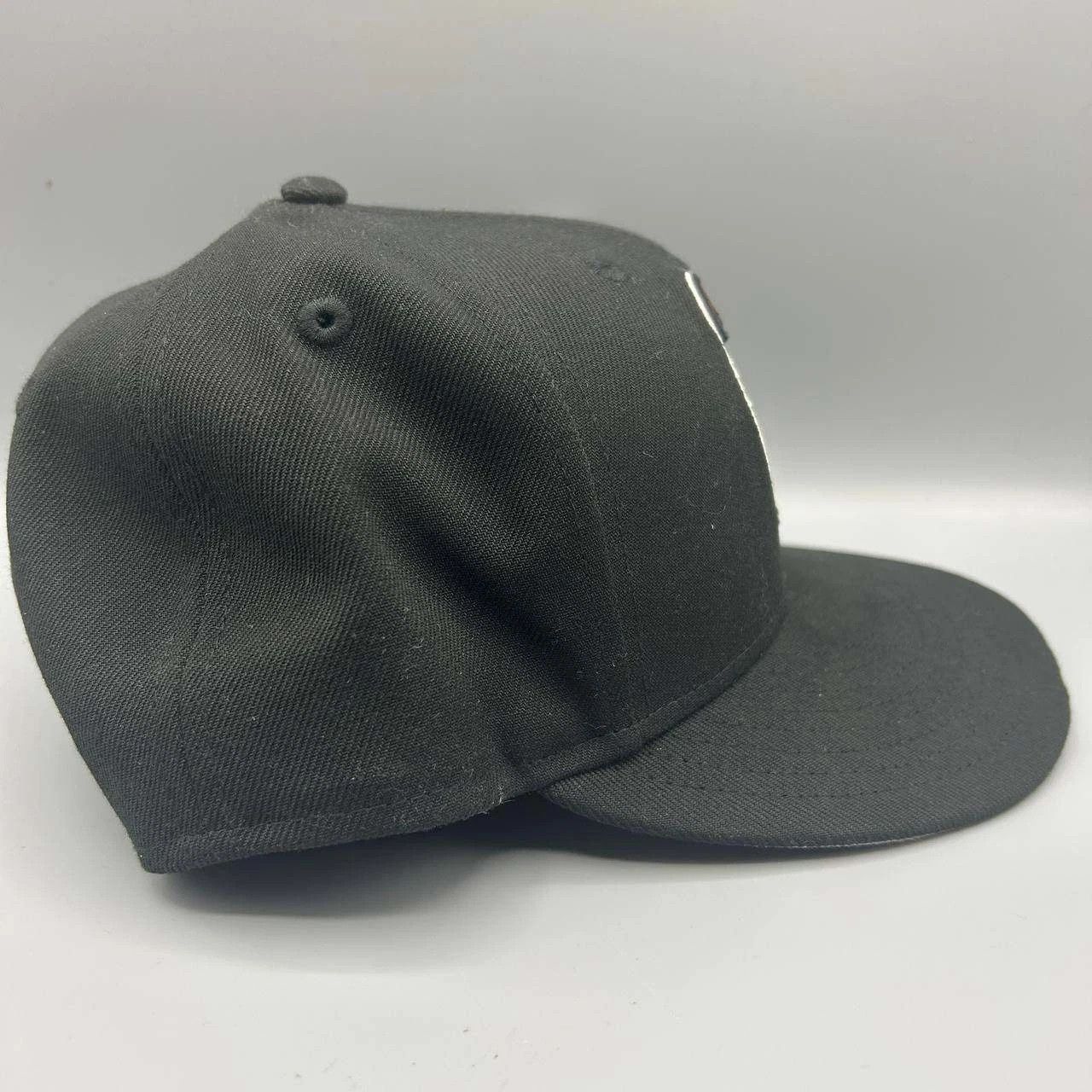 New Era Boston Celtics Hat Men 7 3/8 Black Embroidered NBA Fitted Size ONE SIZE - 5 Thumbnail