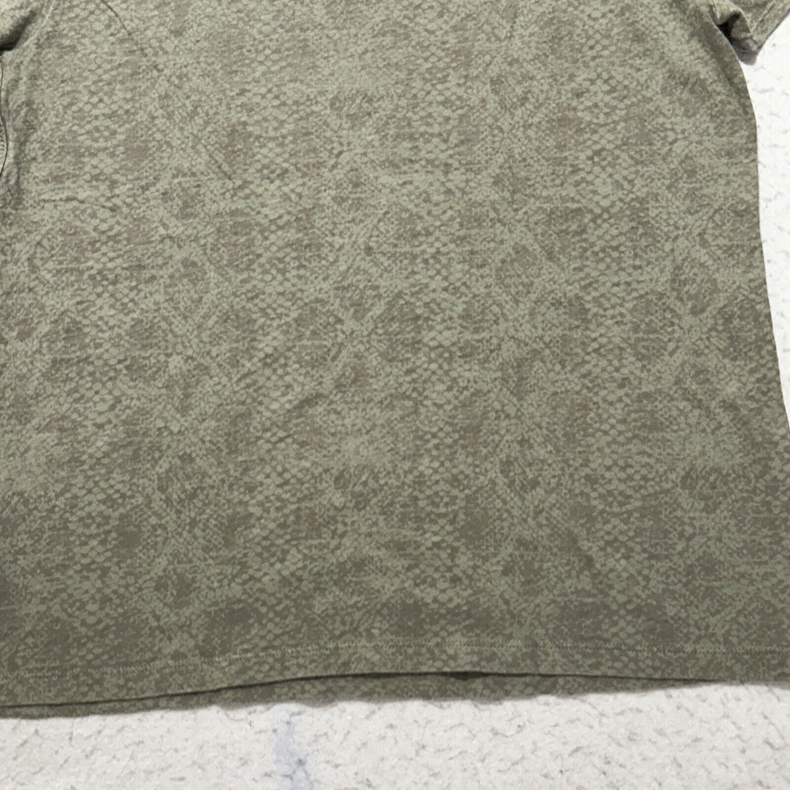 Athleta Athleta Small Green Crewneck Pullover T Shirt Snakeskin Size S / US 4 / IT 40 - 12 Thumbnail