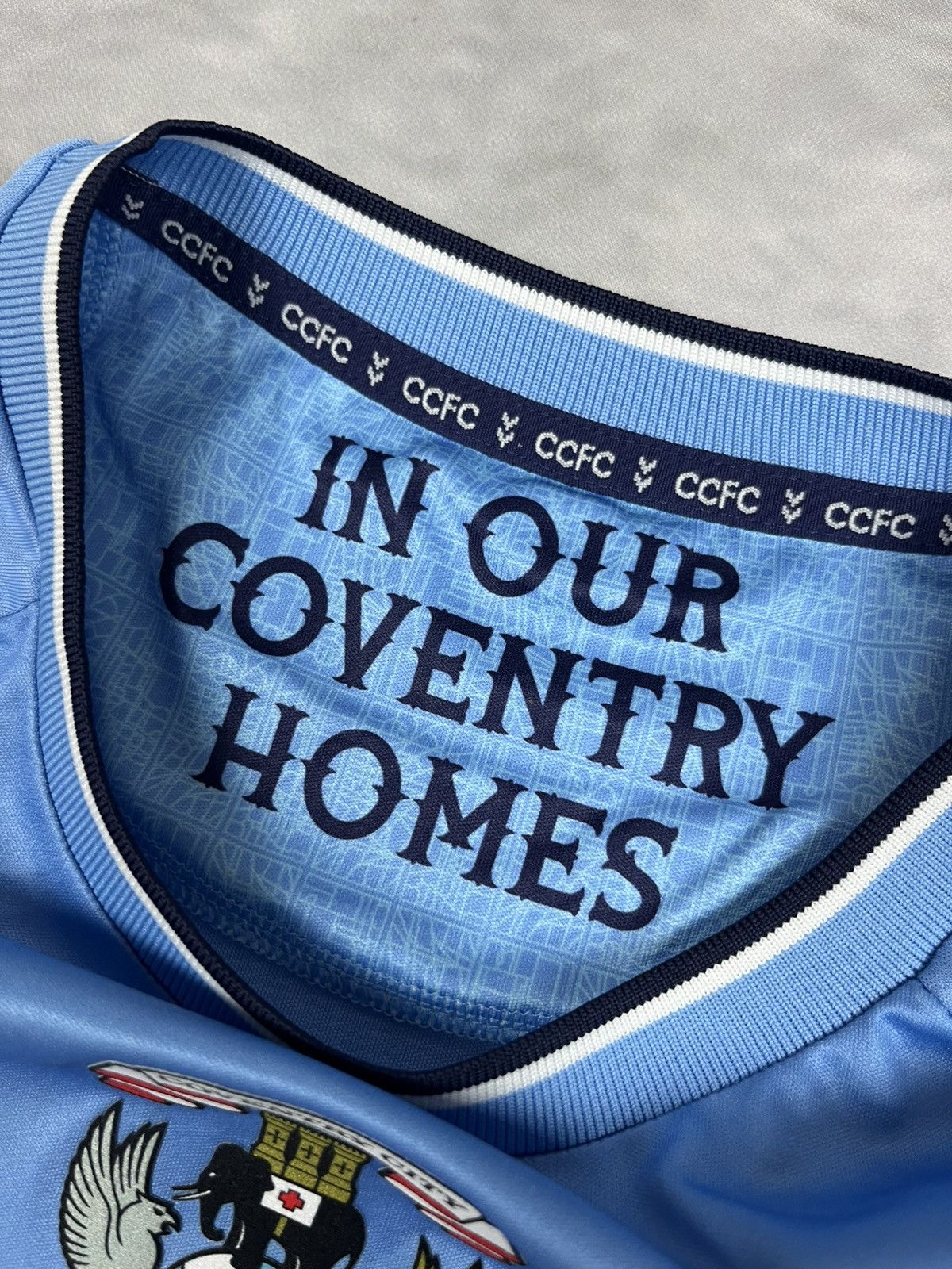 Hummel Hummel Coventry City 2021/22 Home Shirt S/M Size Jersey Size US S / EU 44-46 / 1 - 11 Thumbnail