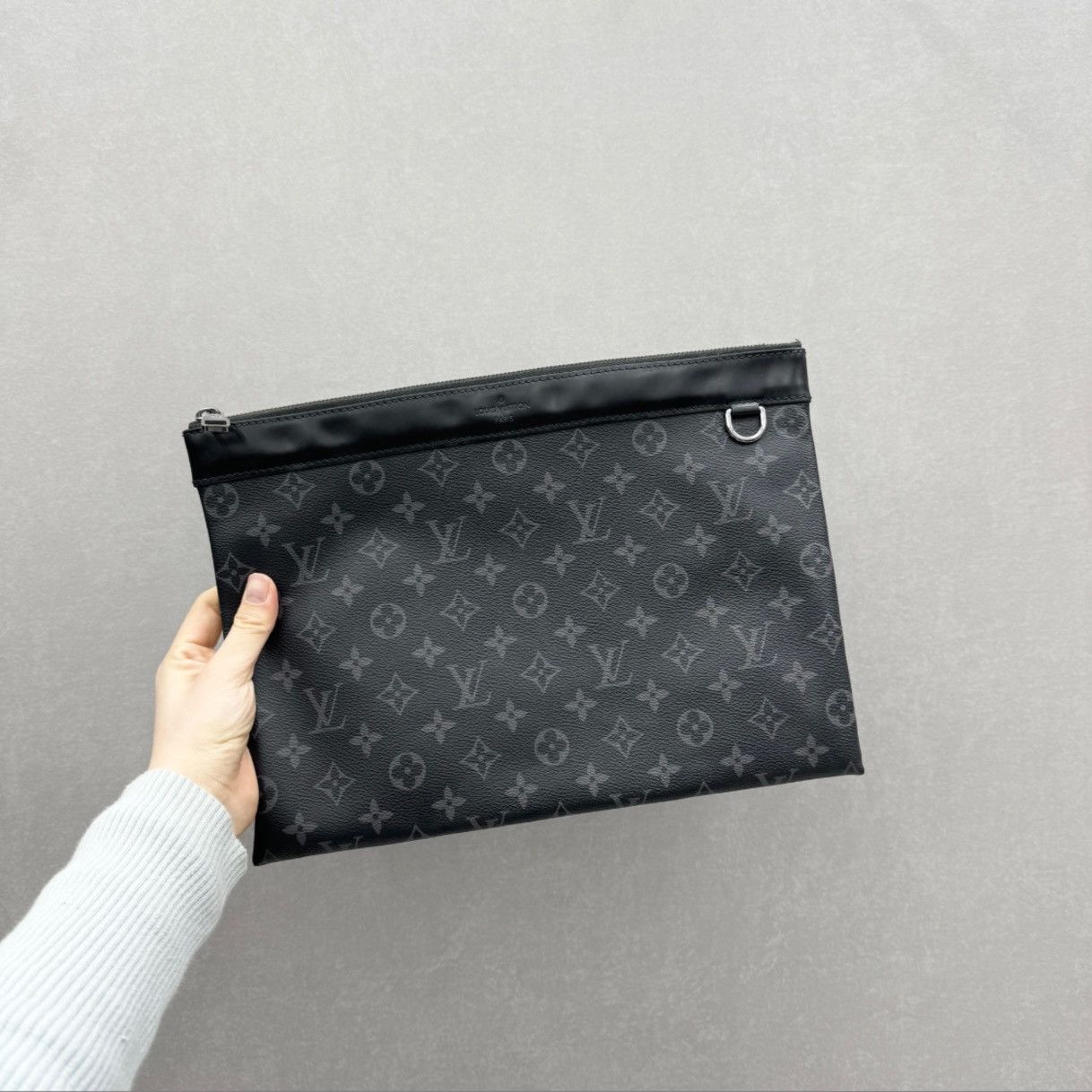 LOUIS VUITTON Pochette Discovery clutch bag