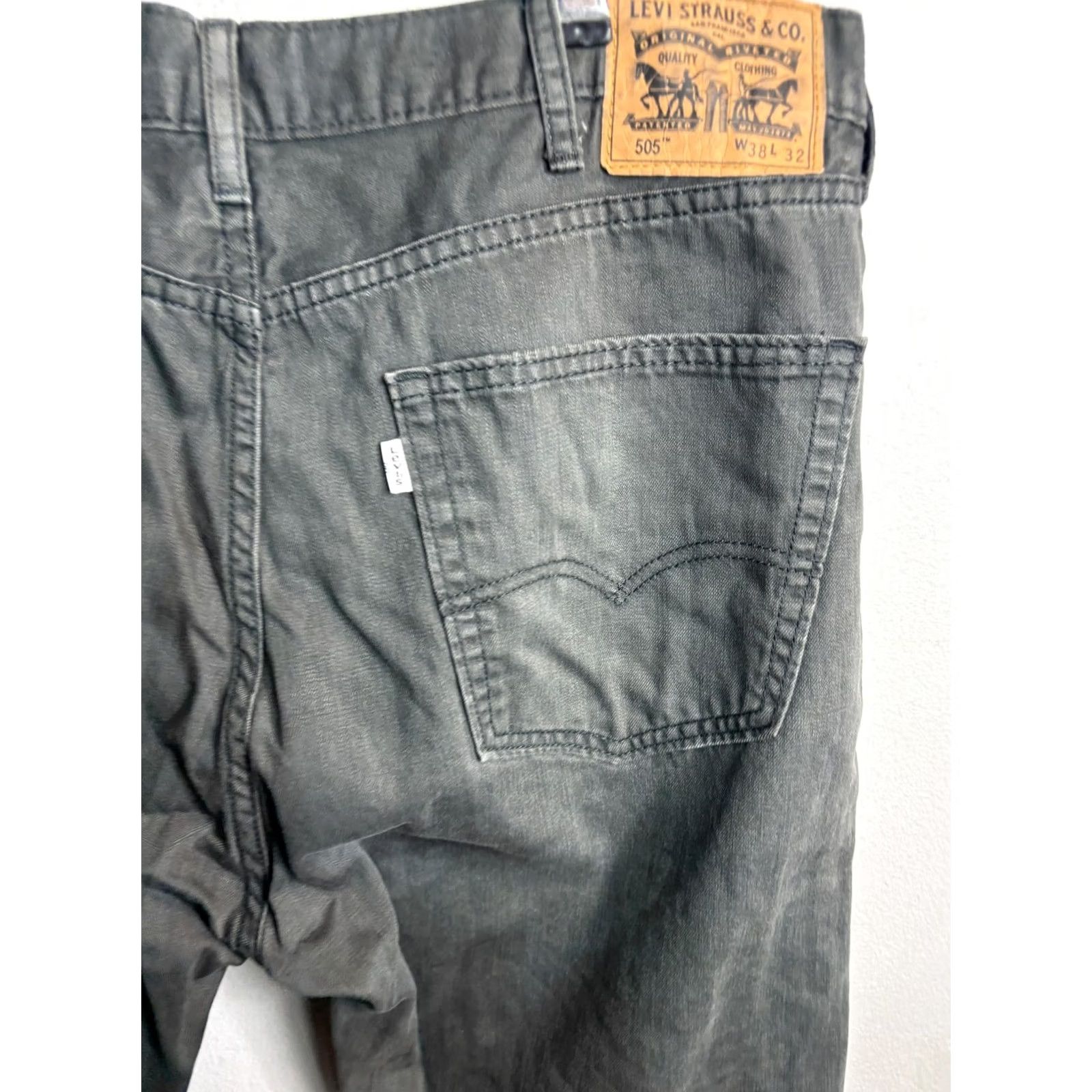 Levi's Levi's 505 Jeans Mens 38x32 Gray High Rise Straight Leg Denim Classic White Tab Size US 38 / EU 54 - 2 Thumbnail