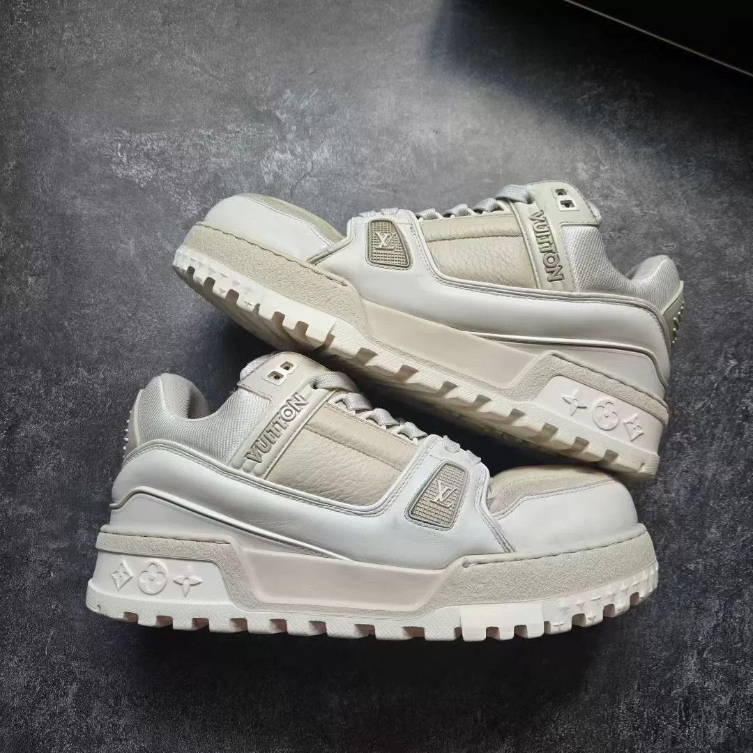 Louis Vuitton Louis Vuitton Training White Lowtop Sneakers 40 Men Size US 7.5 / EU 40-41 - 1 Thumbnail