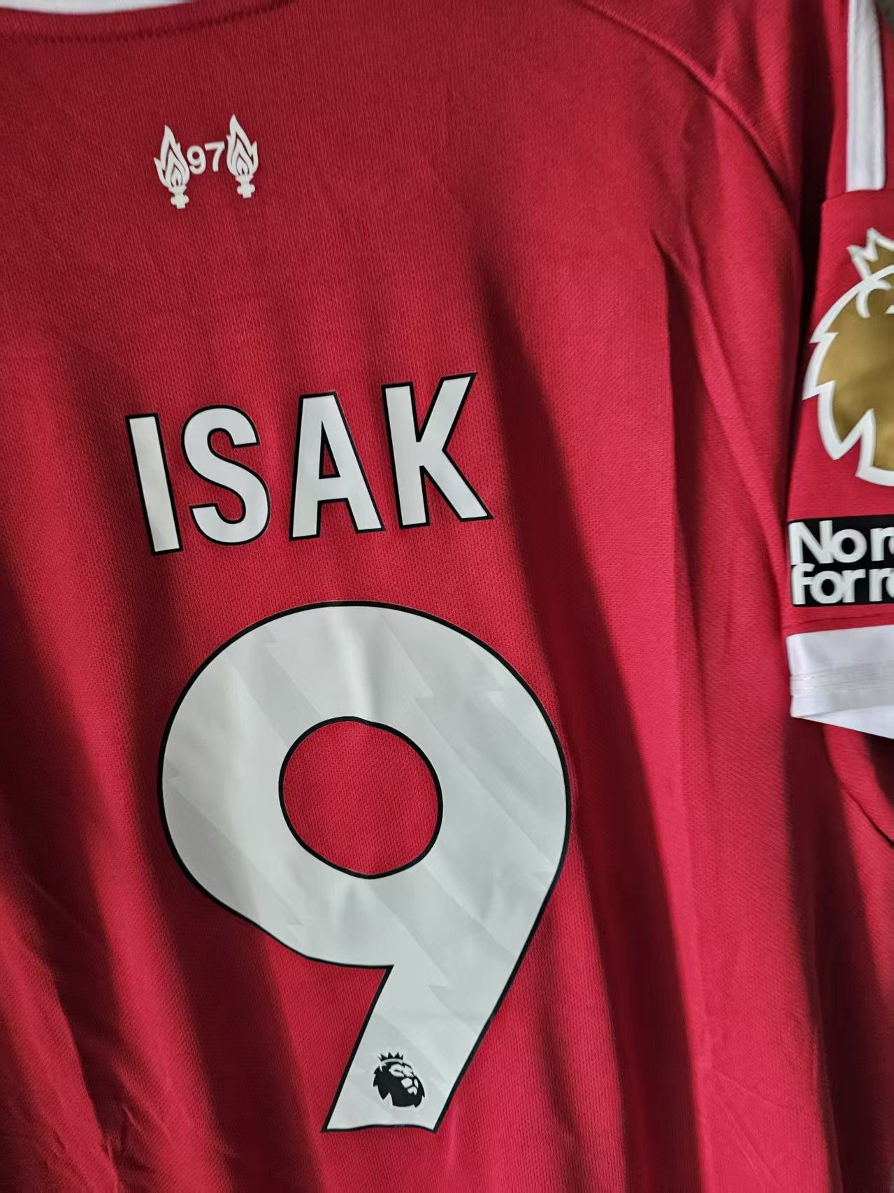 Other 9 Alexander Isak Jersey 2025 26 Liverpool Size US XL / EU 56 / 4 - 3 Thumbnail