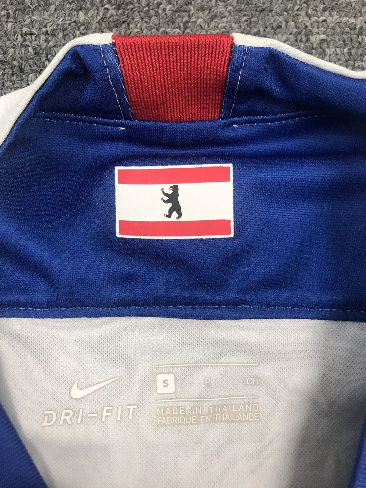 Nike Nike Hertha Berlin FC Home Football 19/20 DODI LUKEBAKIO #28 Size US S / EU 44-46 / 1 - 12 Thumbnail