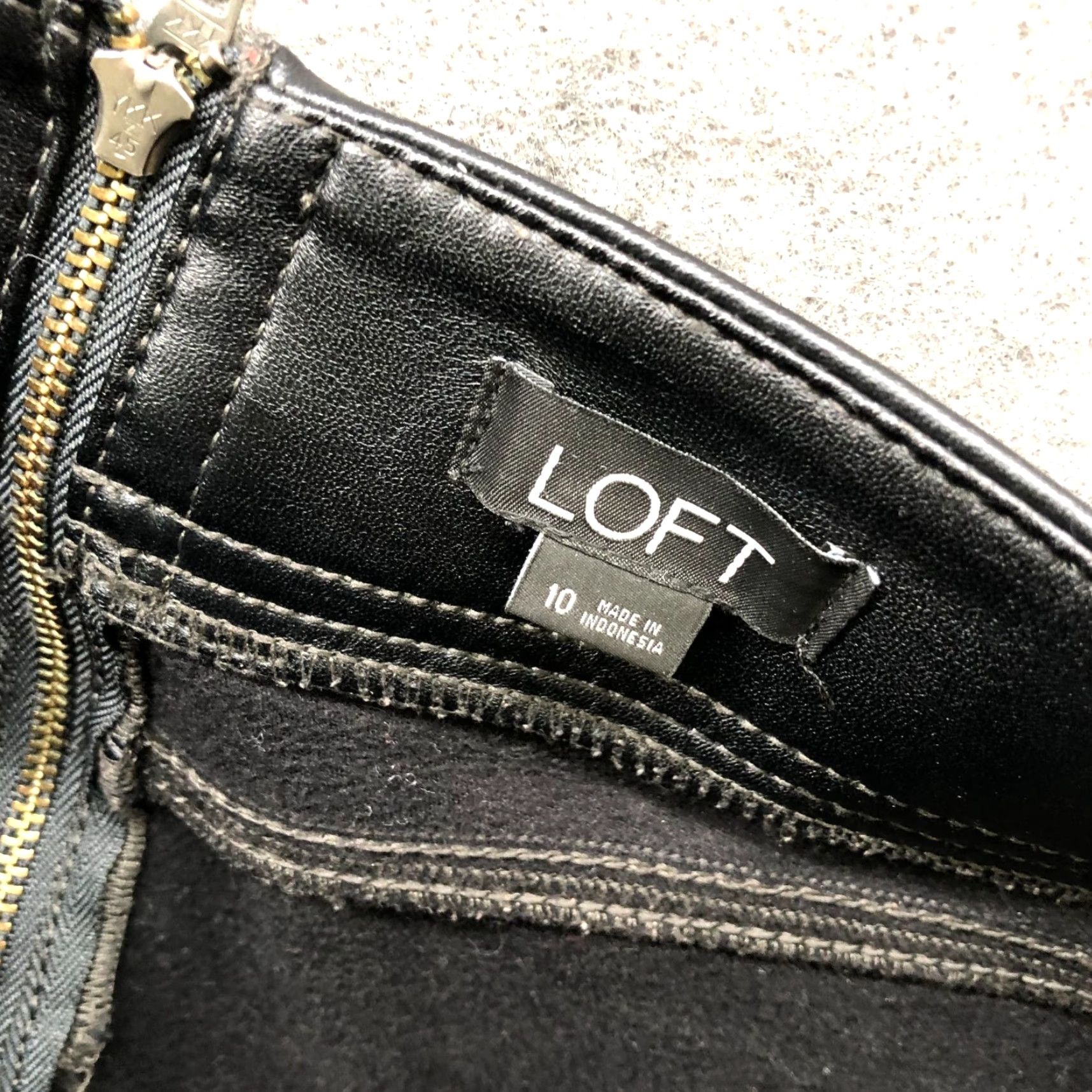 Loft LOFT Faux Leather Leggings Womens 10 Black Zip Closure High Rise Pant Leggings Womens 10 Black Zip Closure High Rise Loft Size 32" / US 10 / IT 46 - 8 Thumbnail