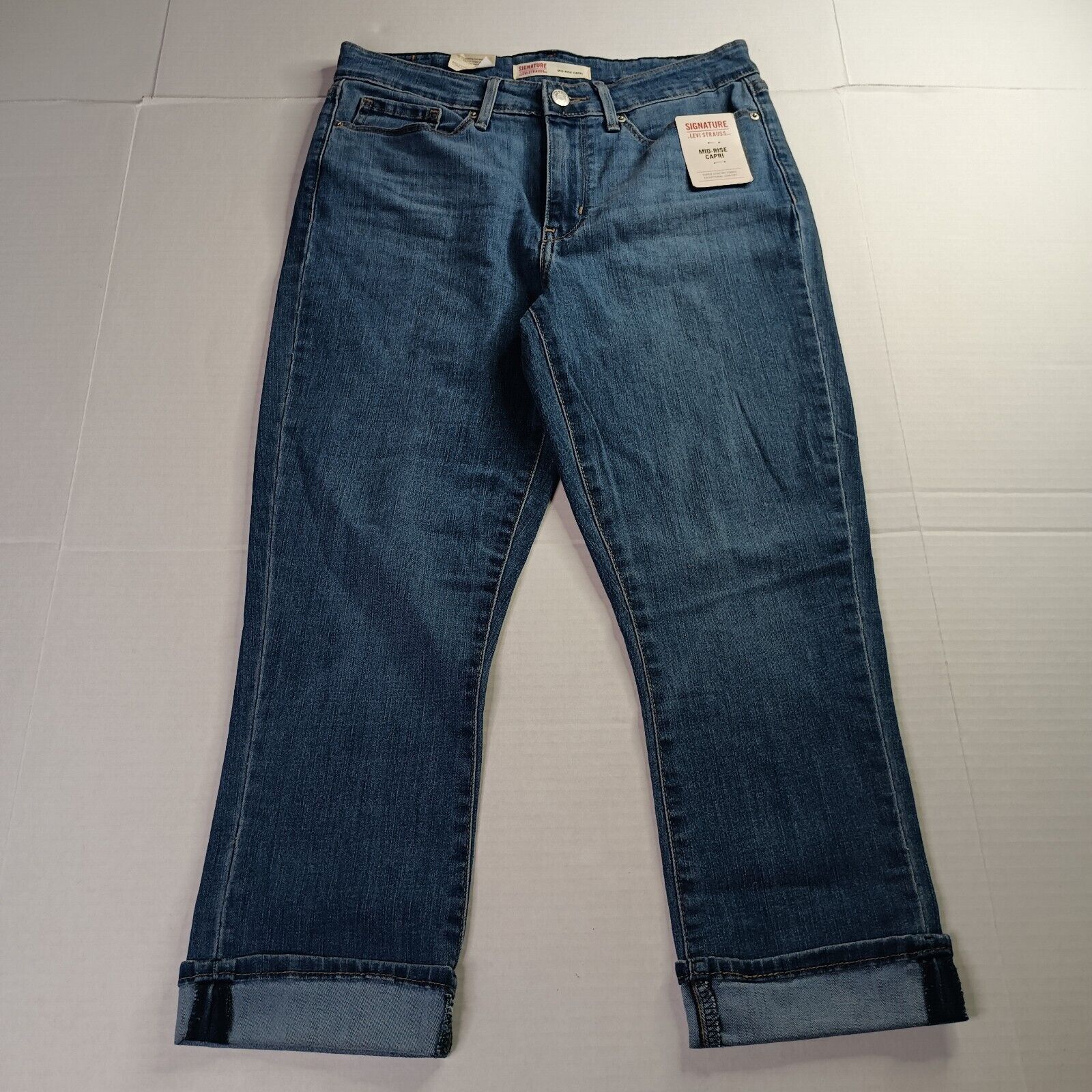 Levi's Signature by Levi Strauss Mid Rise Capri Jeans Women’s 4 W27 Size 27" / US 4 / IT 40 - 1 Thumbnail