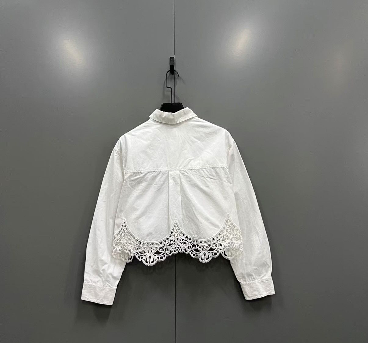 Burberry Burberry 23rd Style White Lace Long-Sleeve Shirt J41 Size S / US 4 / IT 40 - 2 Thumbnail