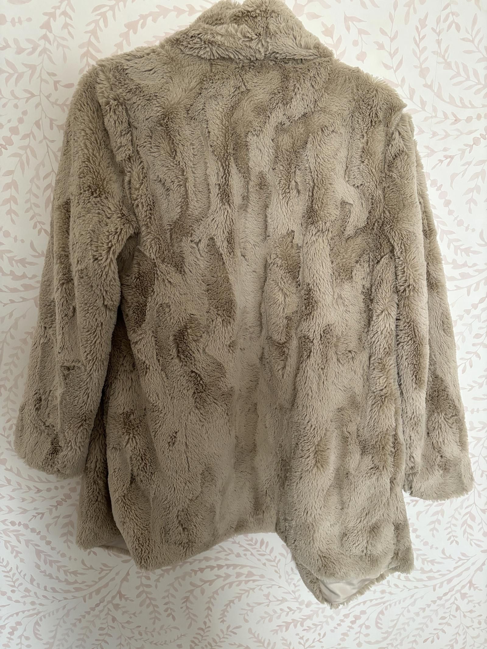Designer NWOT Cozy Faux Fur Jacket by JACK by BB DAKOTA Size ONE SIZE - 5 Thumbnail