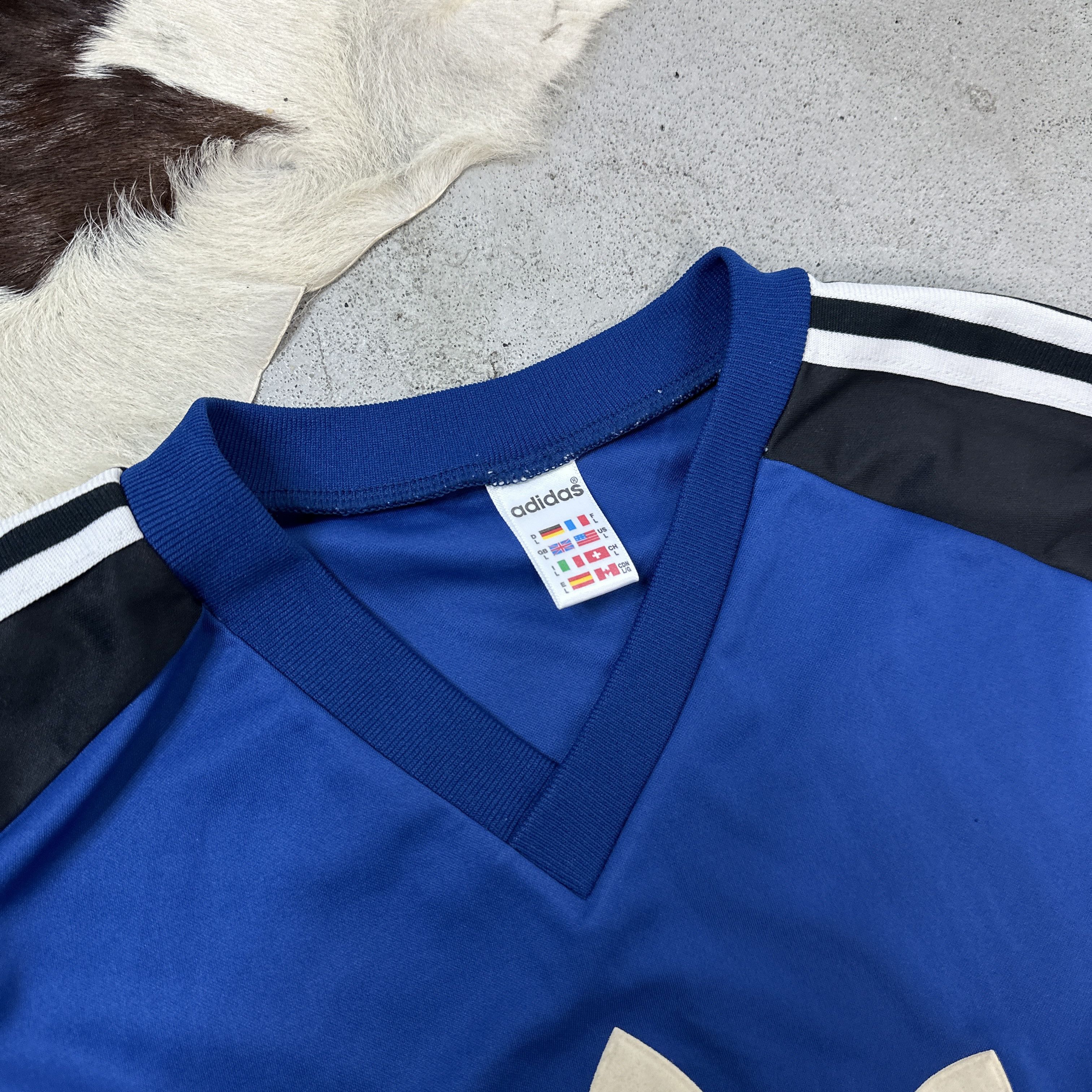 Adidas × Vintage Jersey Vintage Adidas T-shirt Size US L / EU 52-54 / 3 - 5 Thumbnail
