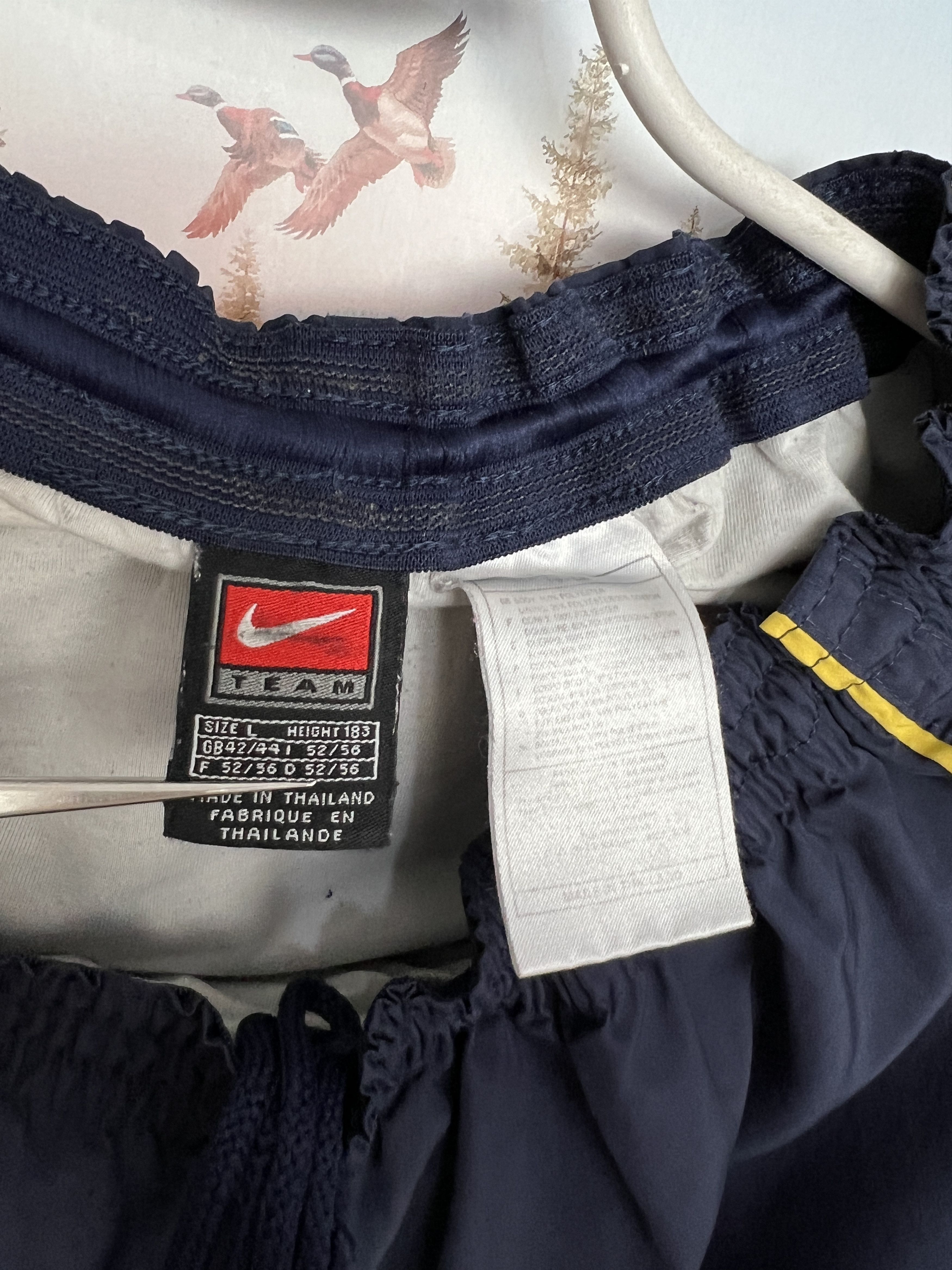 Nike Vintage 90's Arsenal Football Shorts Soccer Gunners Rare Size US 34 / EU 50 - 8 Thumbnail