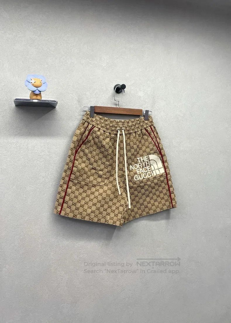 Gucci Gucci SizeS Logo Printed Casual Shorts Size 42" / US 20 - 1 Thumbnail