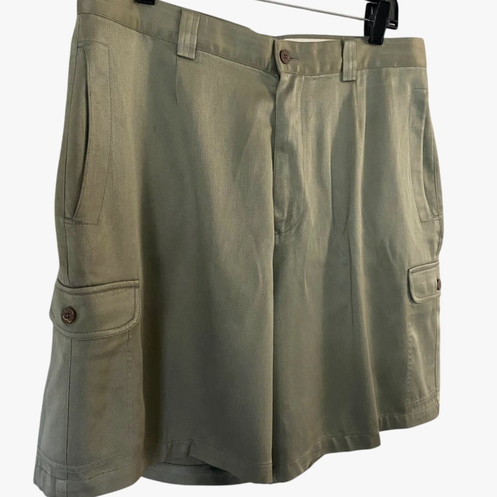 Tommy Bahama VINTAGE Tommy Bahama Cargo Shorts Green Mens Size W35 Silk Blend Herringbone Twill Cargo Pocket Casual Beach Nature Outdoor 70% Silk 30% Cotton Size US 35 - 3 Thumbnail