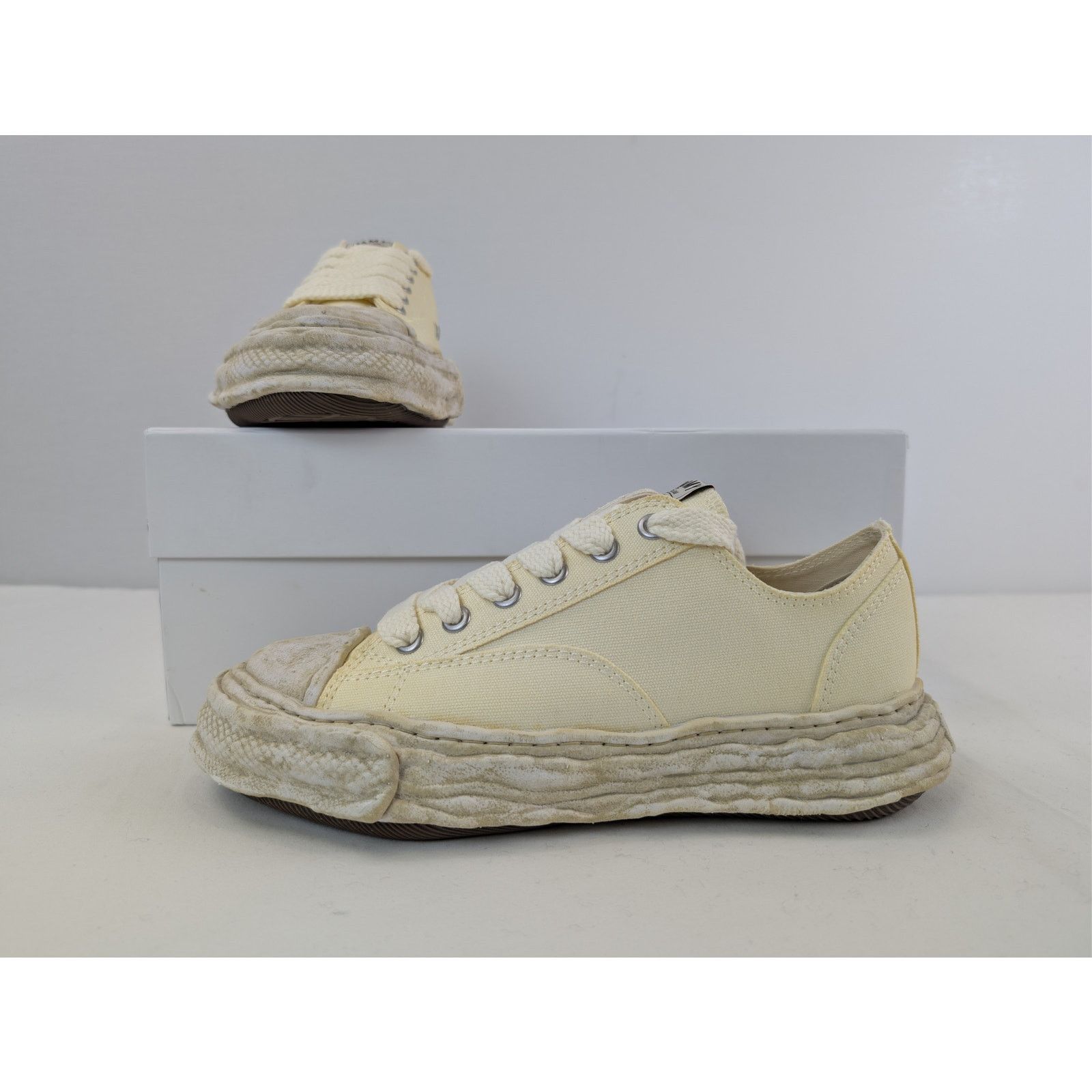 Maison MIHARA YASUHIRO o1rshd1 Peterson 23 OG Sole Canvas Low-Top Sneaker in White Size US 8 / EU 41 - 21 Thumbnail