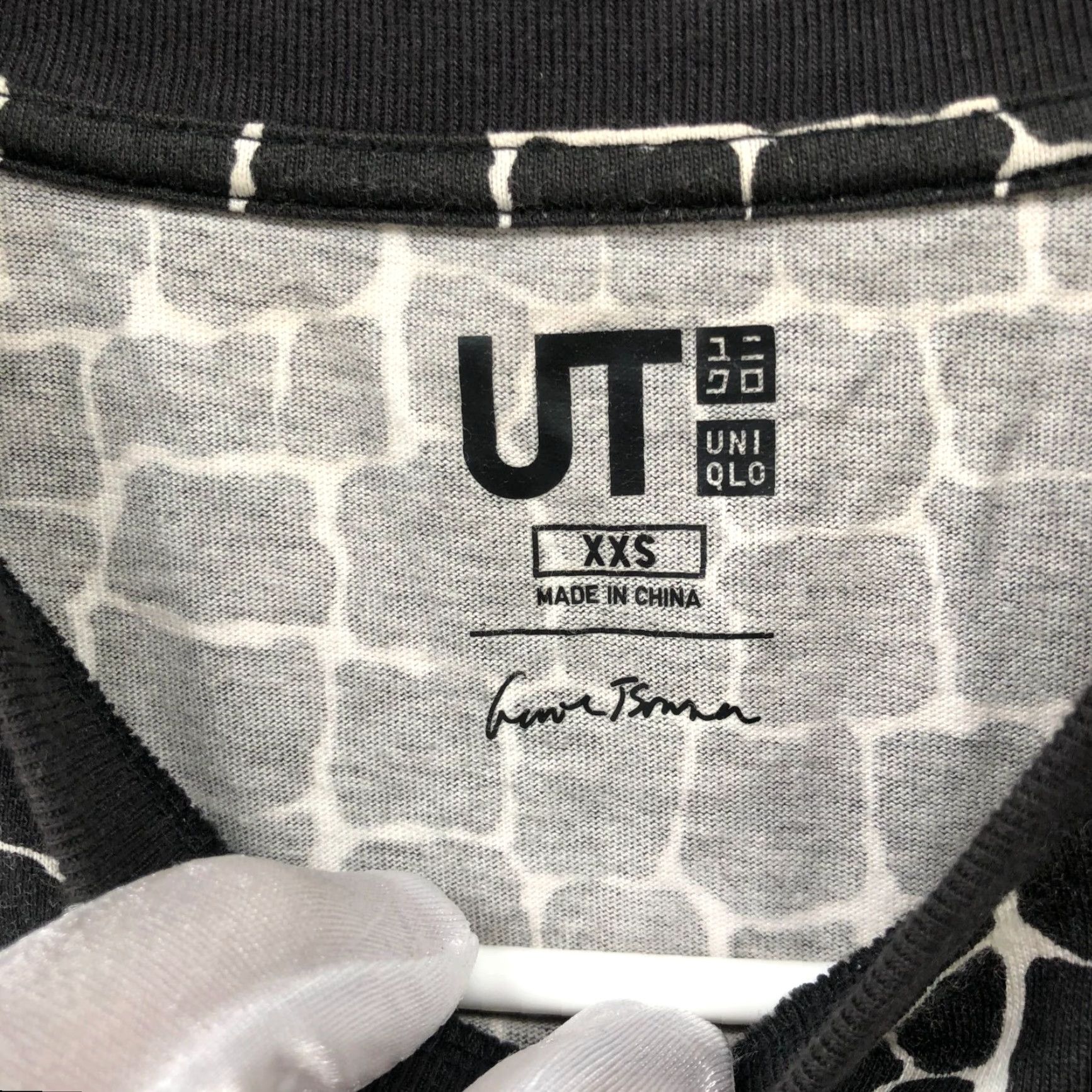 Uniqlo Uniqlo Shirt Womens XXS Black White T Shirt Short Sleeve UT George Sowden Geo Print Size XXS / US 00 / IT 34 - 5 Thumbnail