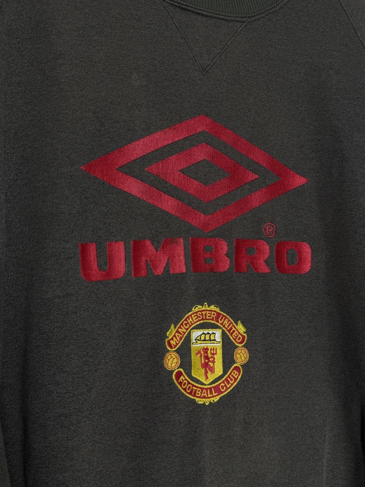 Umbro Vintage 90s Umbro Manchester United Sharp Sweatshirt Size US M / EU 48-50 / 2 - 3 Thumbnail