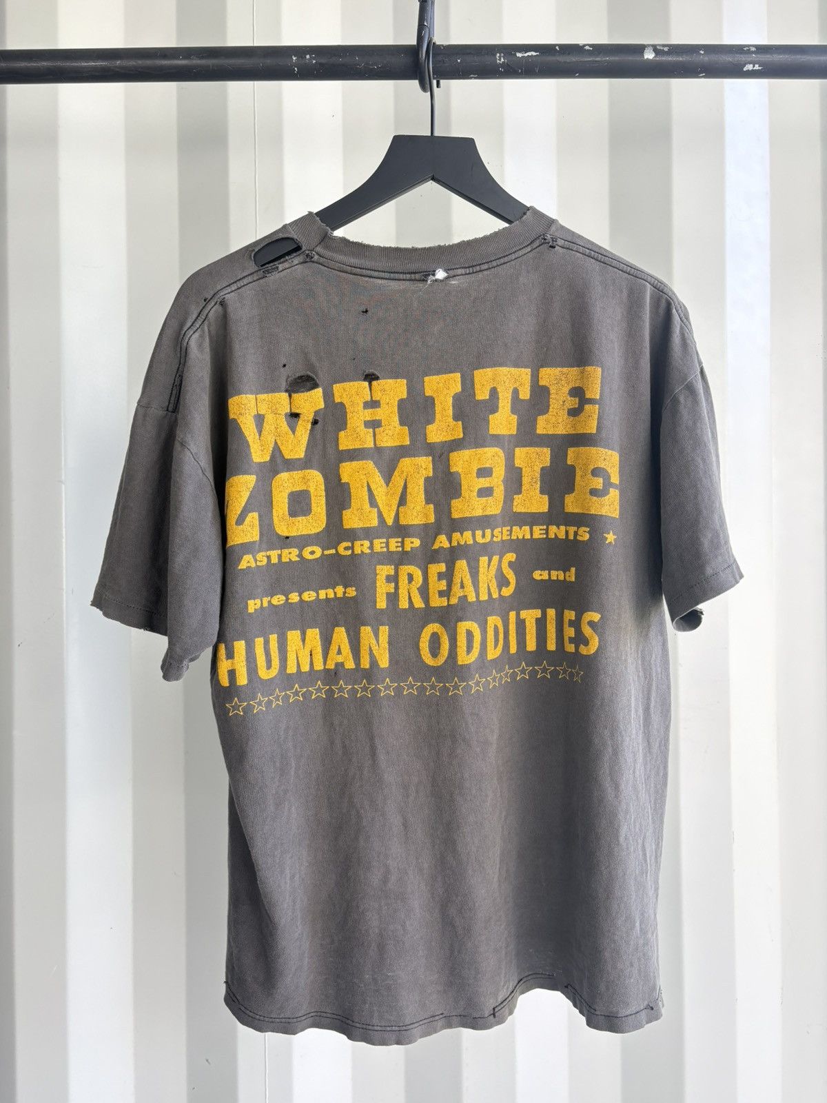 Band Tees Vintage White Zombie Freaks Shirt Faded Distressed GRUNGE Size US XL / EU 56 / 4 - 3 Thumbnail