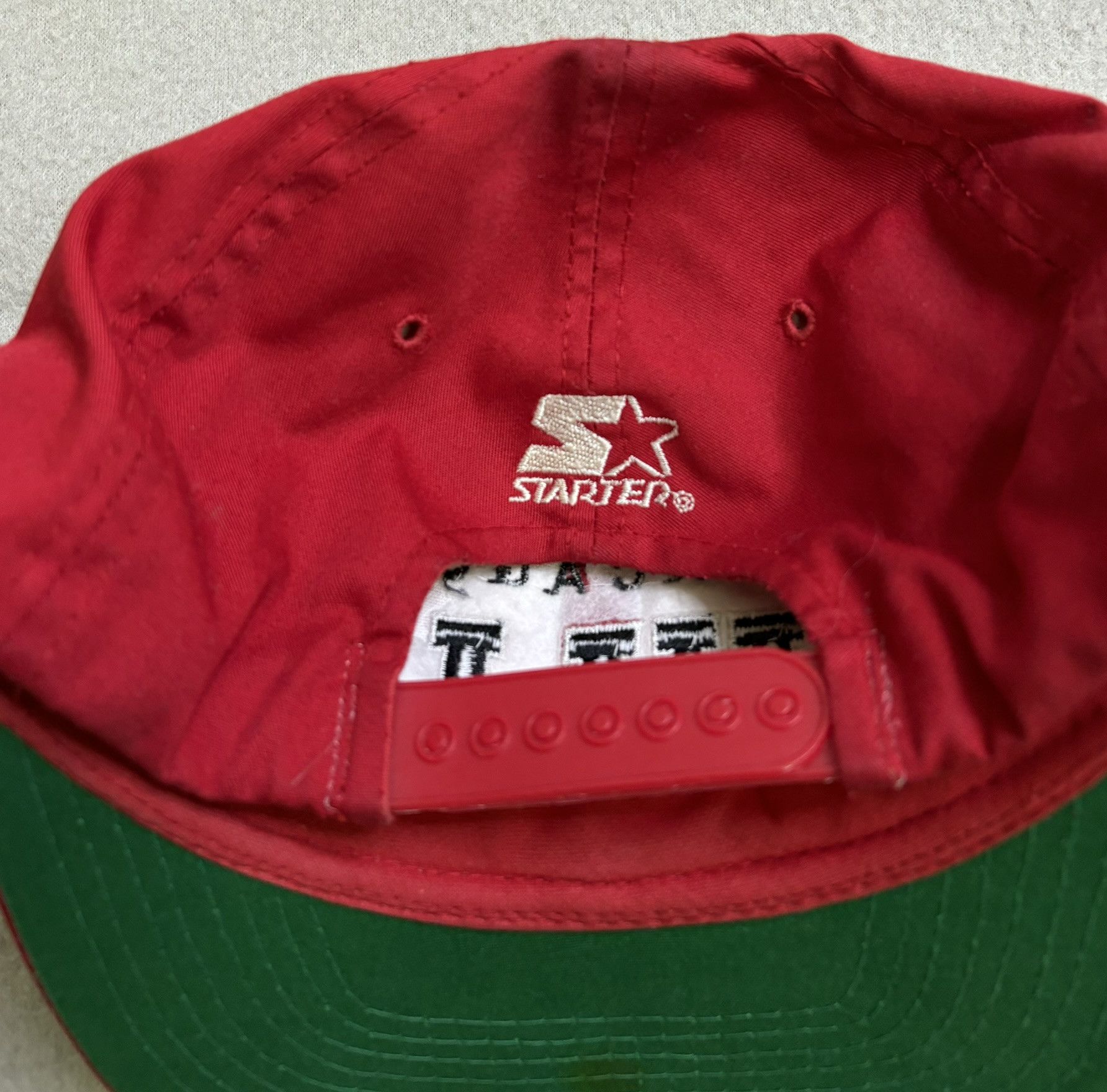 NBA × Starter × Vintage Chicago Bulls NBA 90s Starter Red Cap Size ONE SIZE - 6 Thumbnail