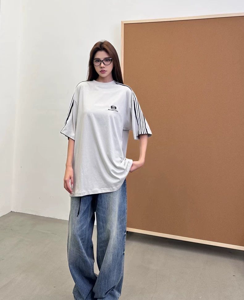 Balenciaga Balenciaga Double-ring logo short-sleeved T-shirt, white Size US S / EU 44-46 / 1 - 5 Thumbnail