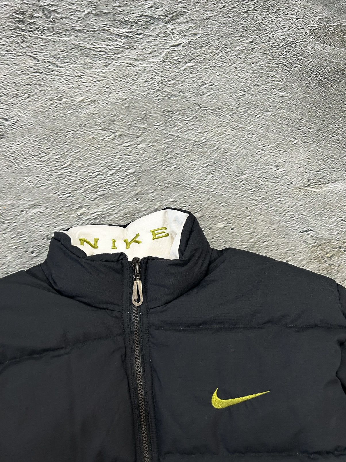 Nike × Vintage Nike black puffer jacket big logo reversible vintage 90s Size US S / EU 44-46 / 1 - 5 Thumbnail