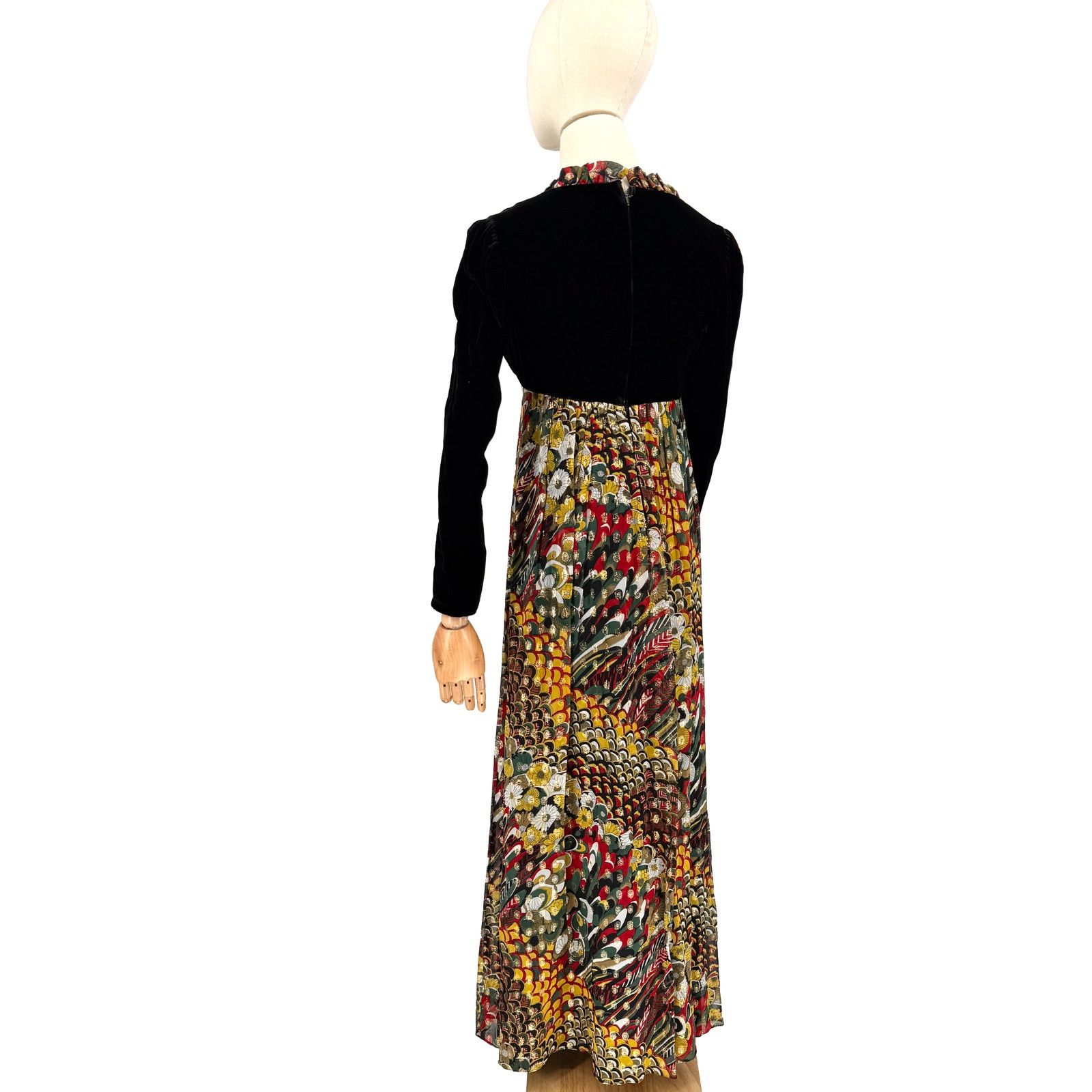 Vintage 70s Black Velvet Psychedelic Gold Empire Waist Evening Gown Size S / US 4 / IT 40 - 6 Thumbnail