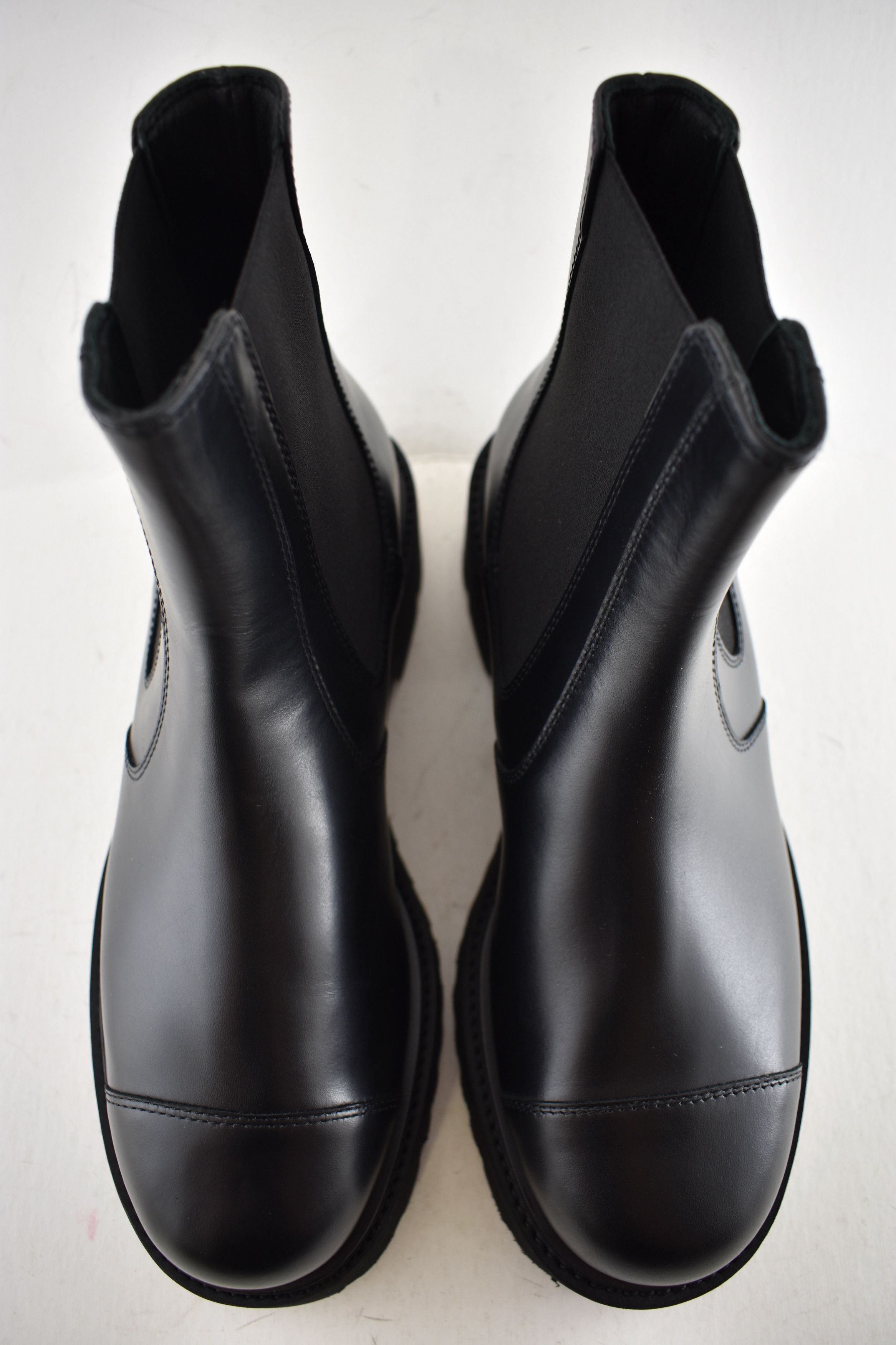 Chanel Chanel 24B Black Leather CC Chelsea Ankle Platform Boot 41 Size US 11 / IT 41 - 10 Thumbnail
