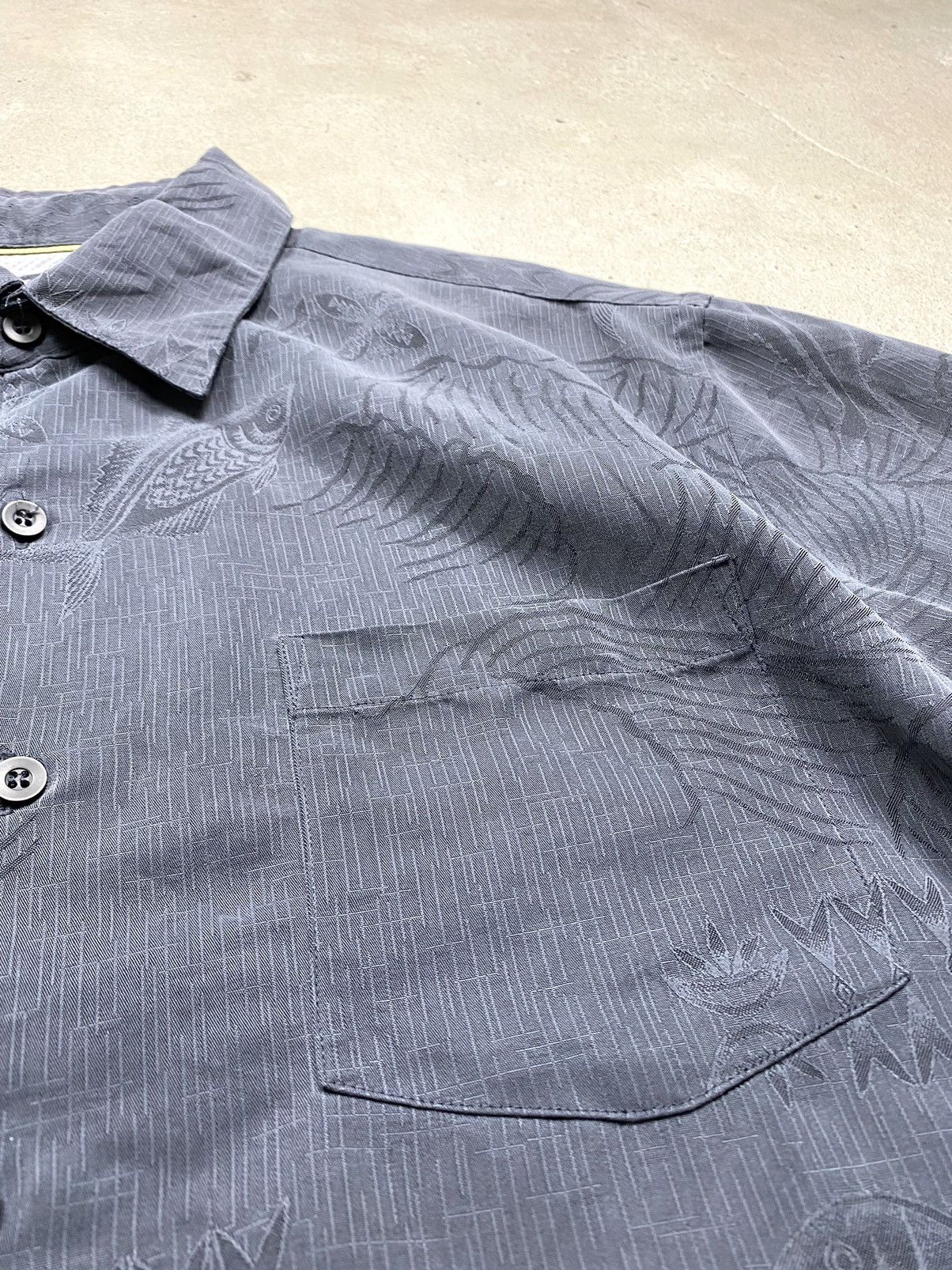 Quiksilver Vintage Quiksilver Embroidered Shirt Tee Surf Style Oakley Size US L / EU 52-54 / 3 - 9 Thumbnail