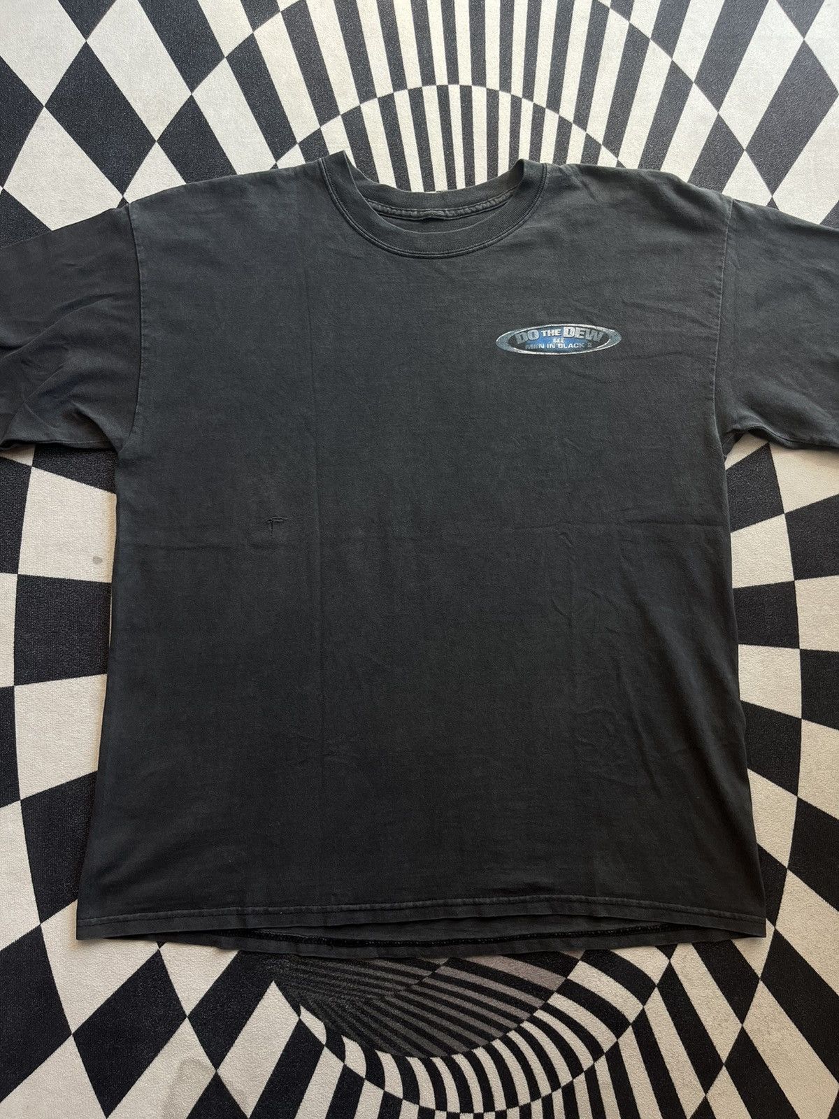 Arts & Science Vintage MEN IN BLACK 2 Do The Dew 2002’s Columbia Pictures Size US XL / EU 56 / 4 - 4 Thumbnail